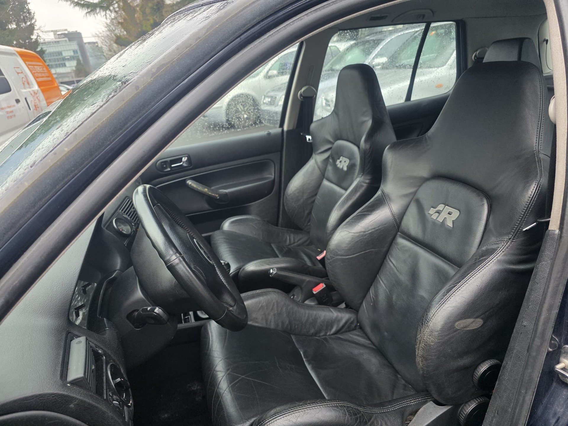 VW Golf 1.8 T GTI-image-10