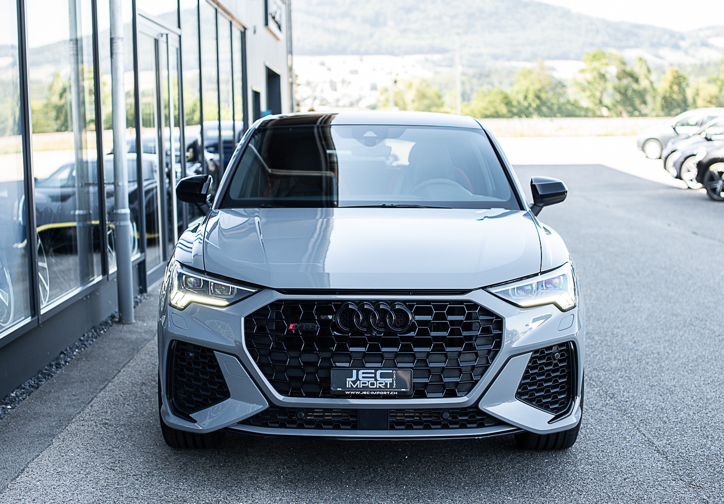 AUDI RS Q3 SB 2.5 TFSI quattro-image-2