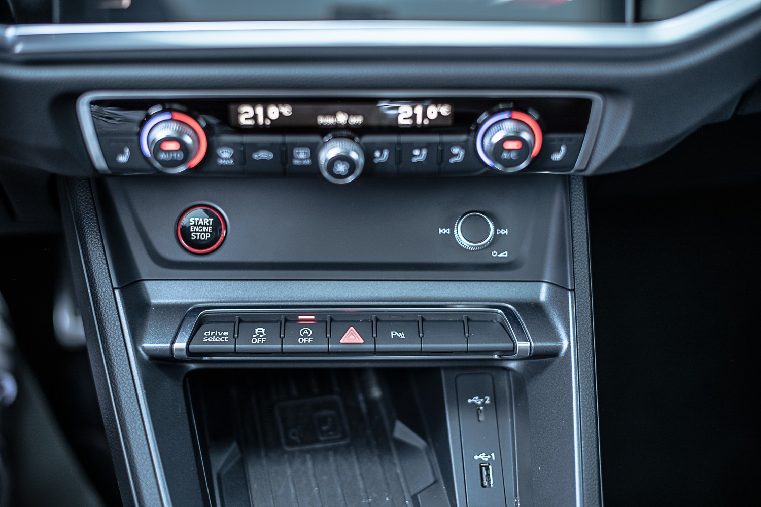 AUDI RS Q3 SB 2.5 TFSI quattro-image-21