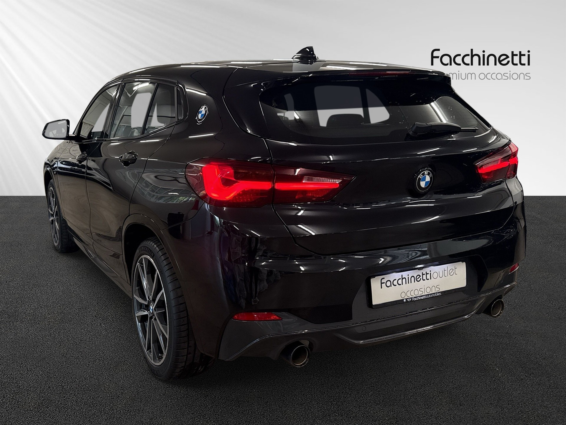 BMW X2 xDrive 20i M Sport-showroom-element-2