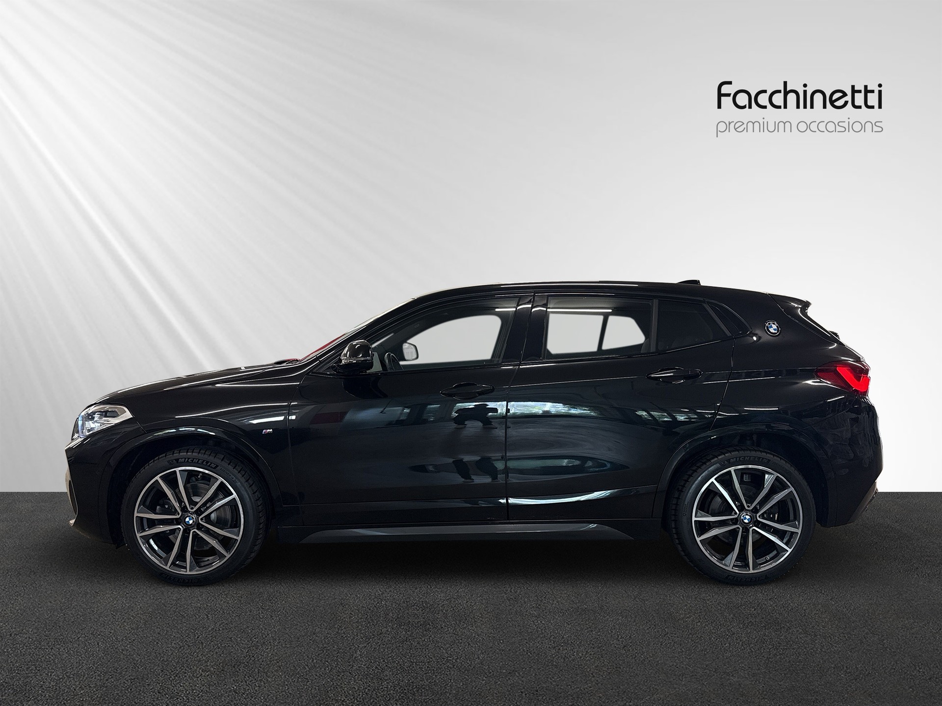 BMW X2 xDrive 20i M Sport-showroom-element-1