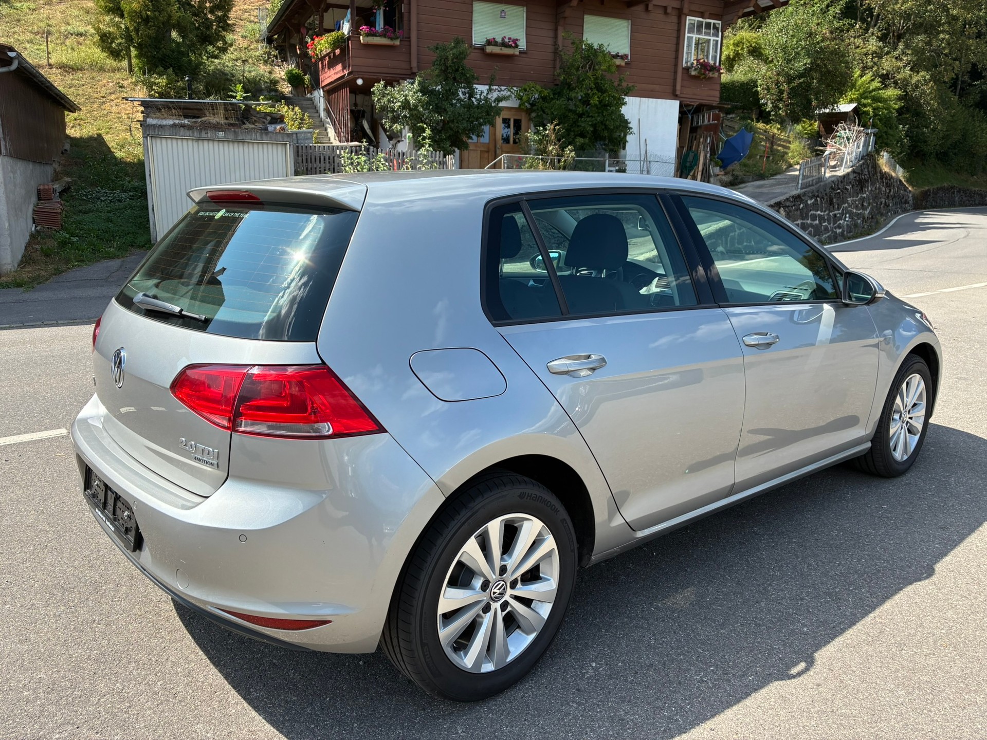 VW Golf 2.0 TDI Highline 4Motion-image-4