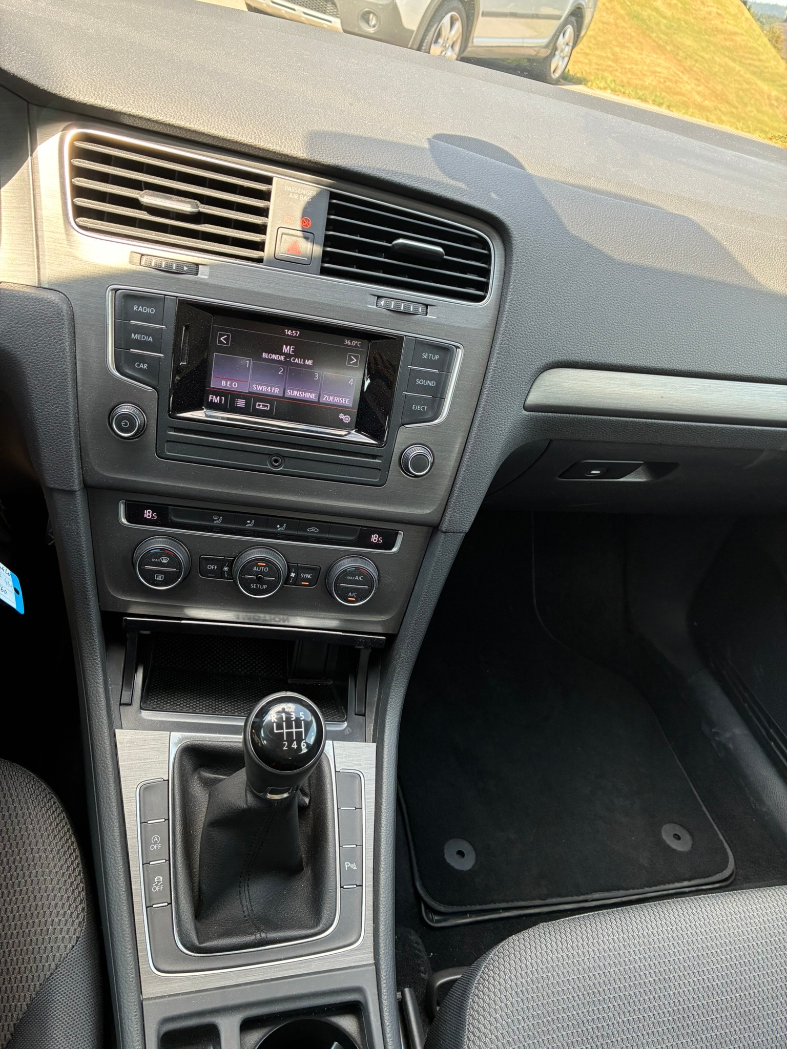 VW Golf 2.0 TDI Highline 4Motion-image-10