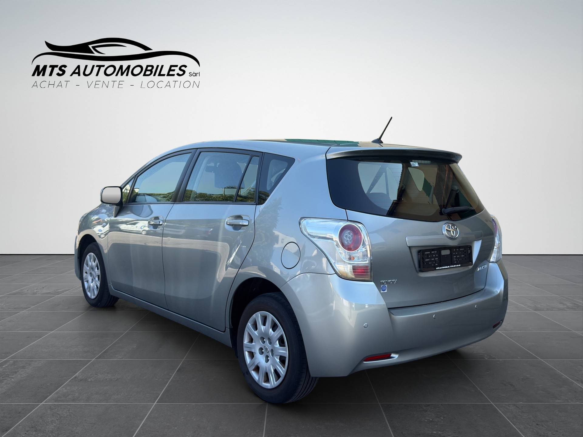 TOYOTA Verso 1.8 7 places-image-3