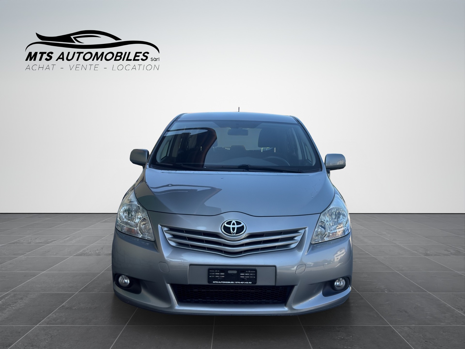 TOYOTA Verso 1.8 7 places-image-1