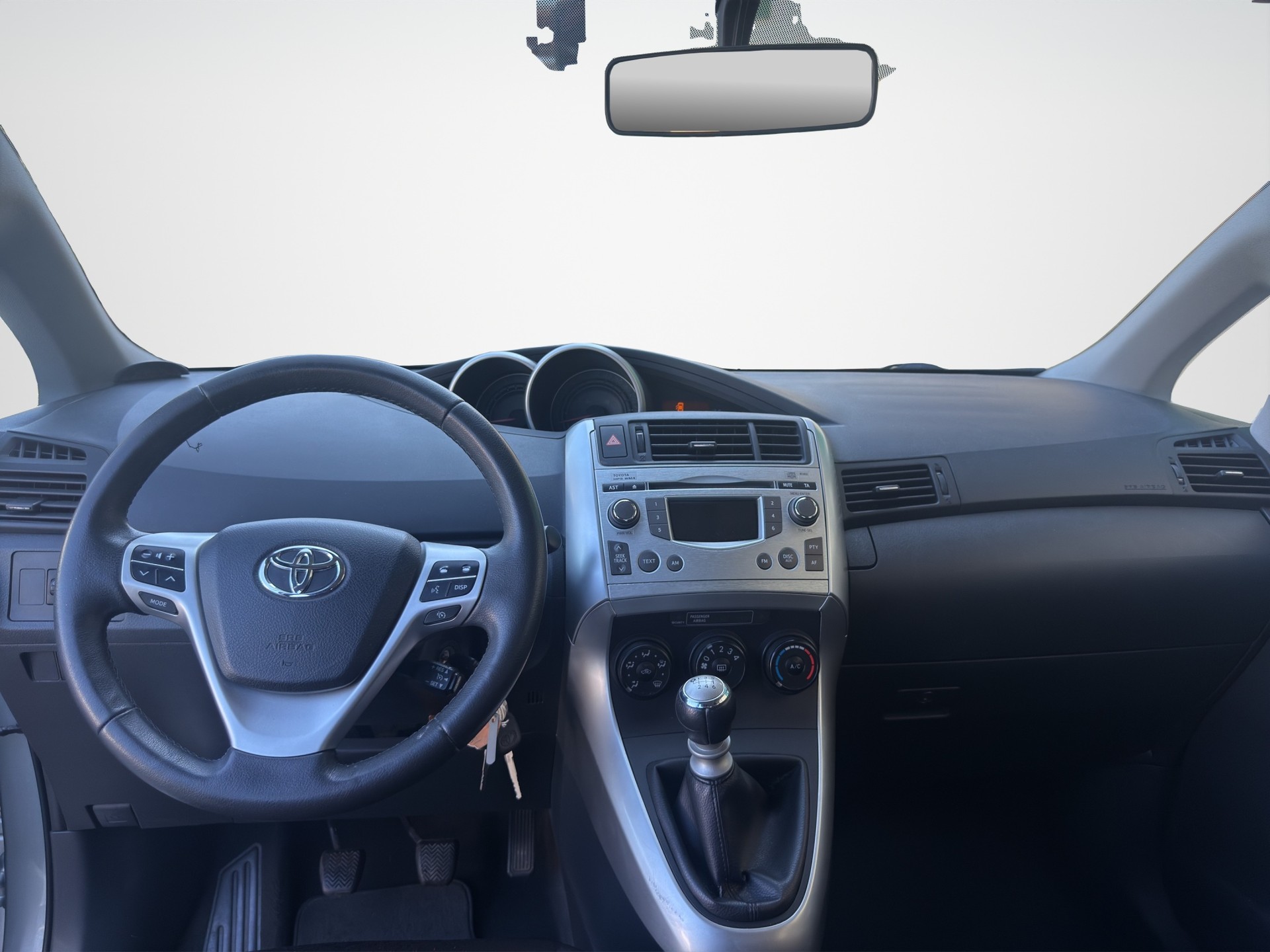 TOYOTA Verso 1.8 7 places-image-13