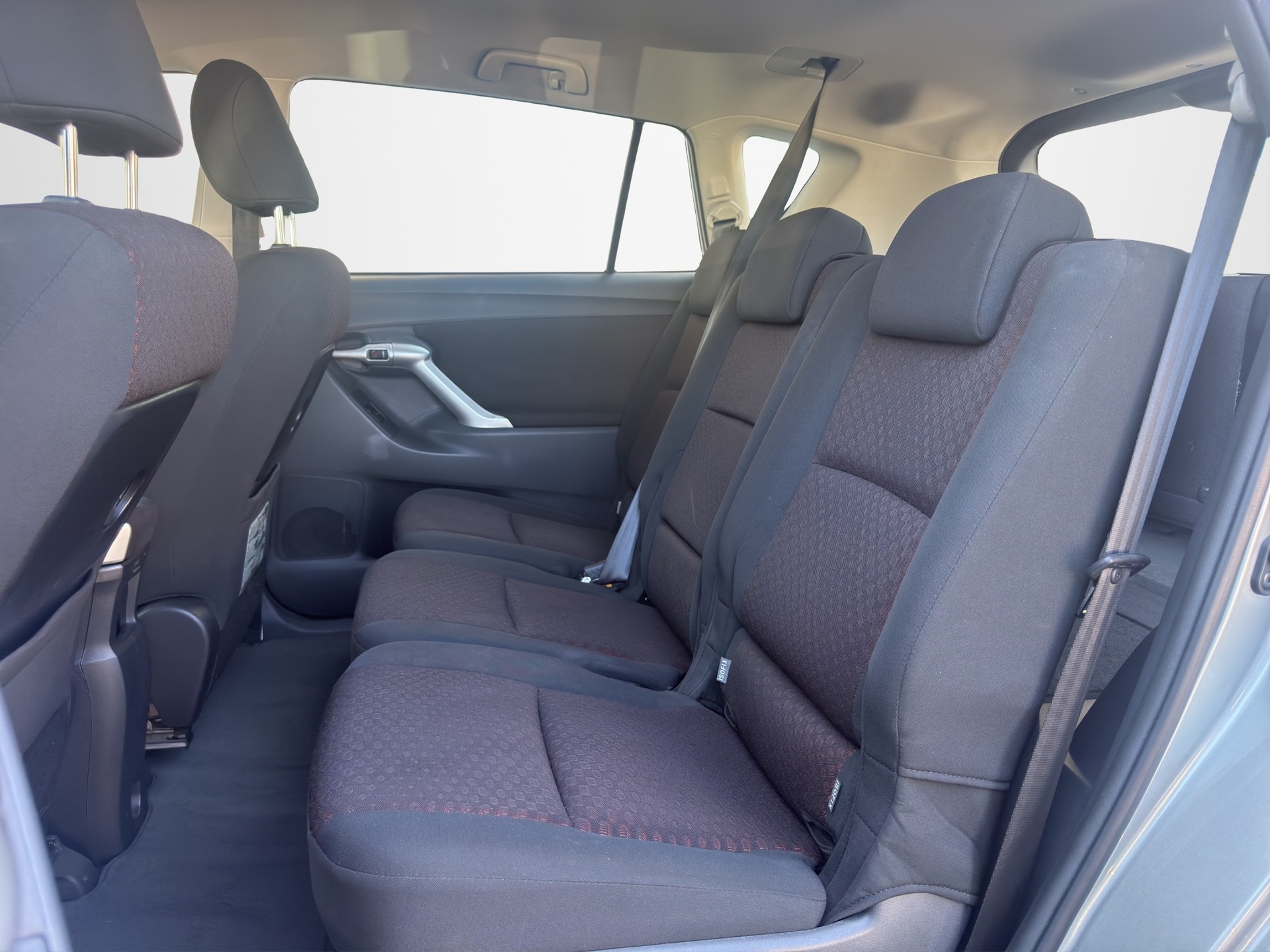 TOYOTA Verso 1.8 7 places-image-9