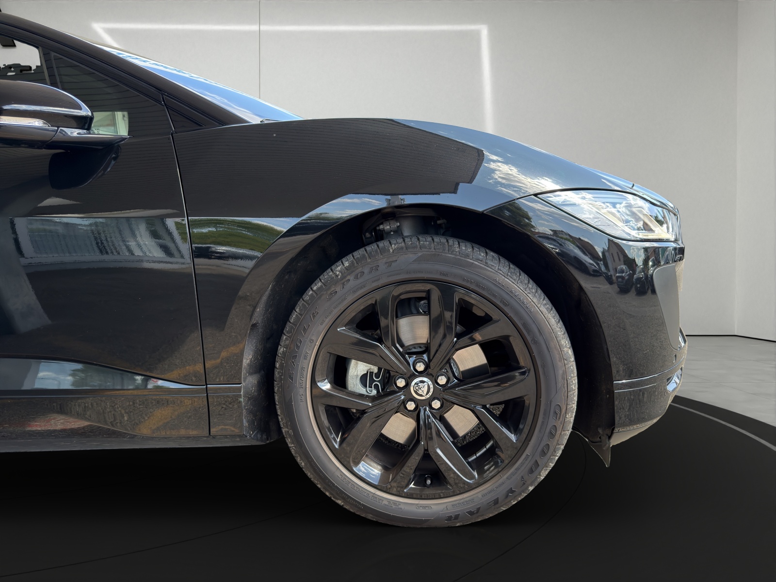 JAGUAR I-Pace EV400 90 kWh R-Dynamic SE-image-8