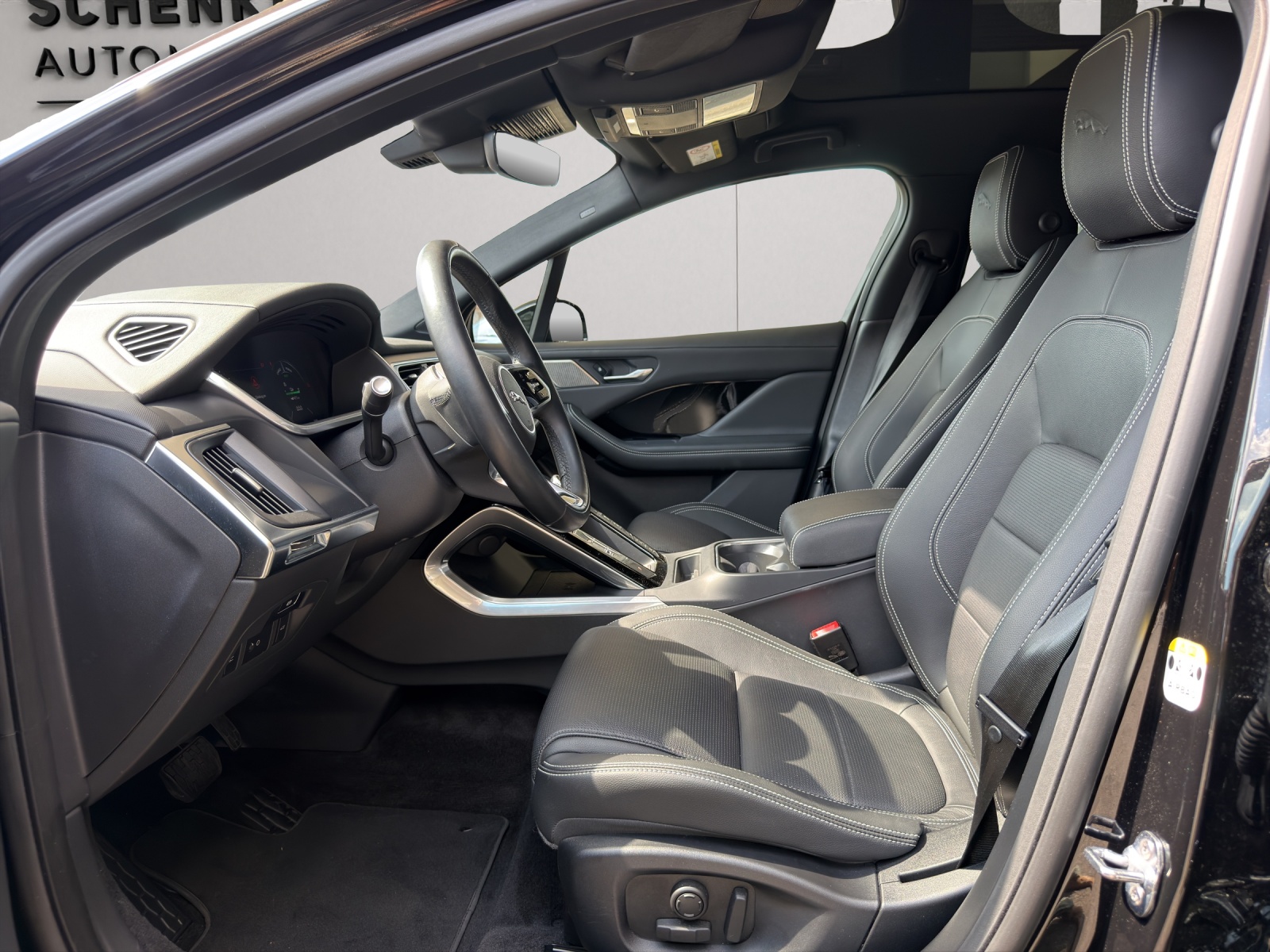 JAGUAR I-Pace EV400 90 kWh R-Dynamic SE-image-15