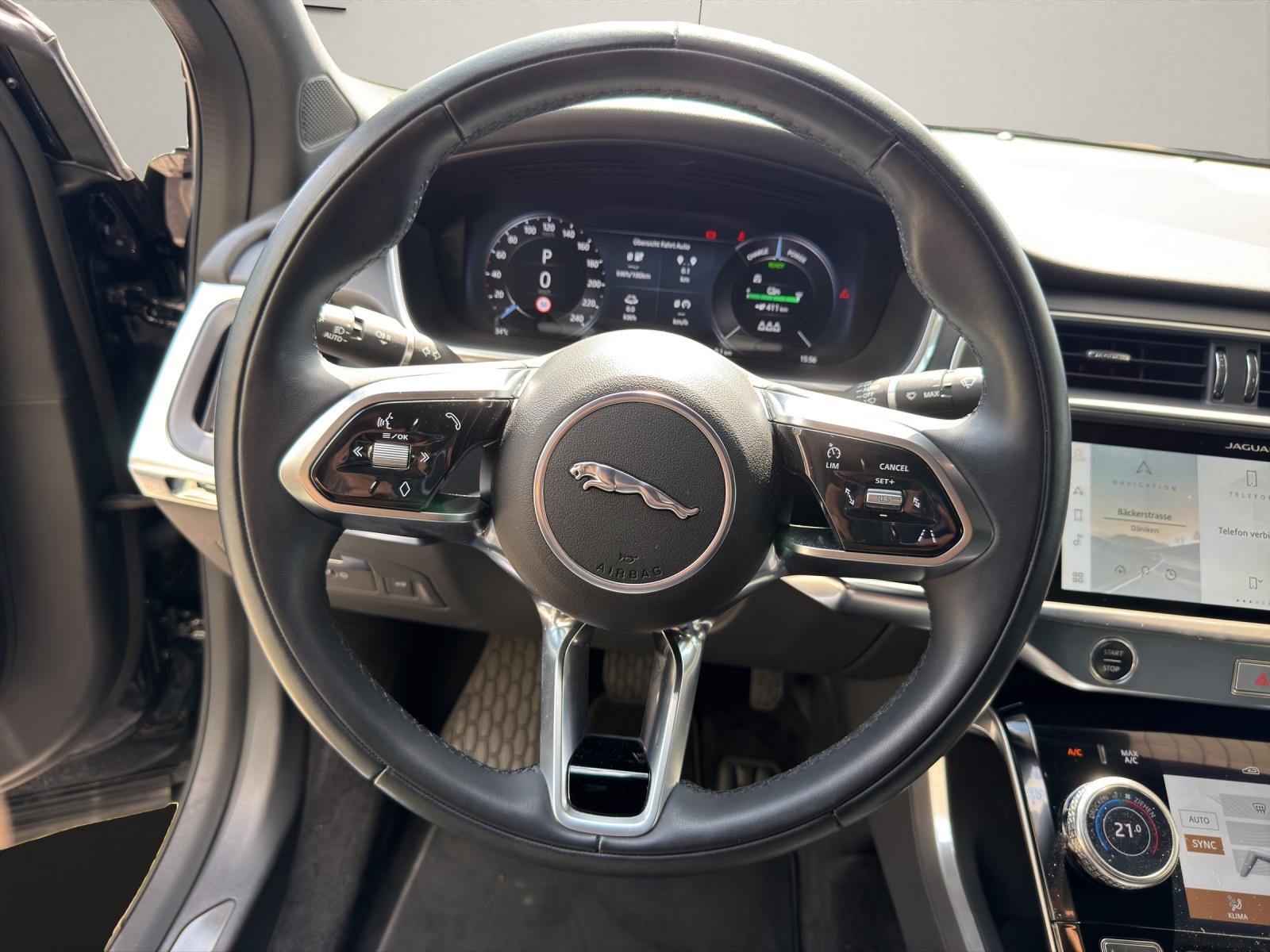 JAGUAR I-Pace EV400 90 kWh R-Dynamic SE-image-10