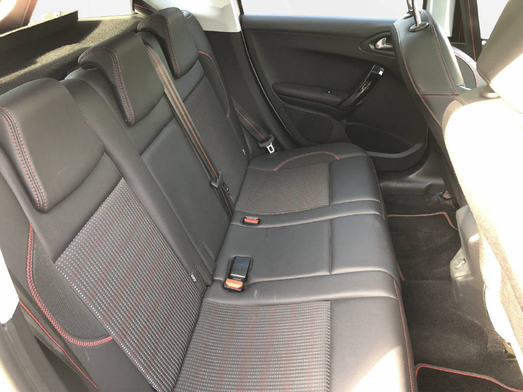PEUGEOT 2008 1.2 PureTech 130 GT Line S/S-image-7
