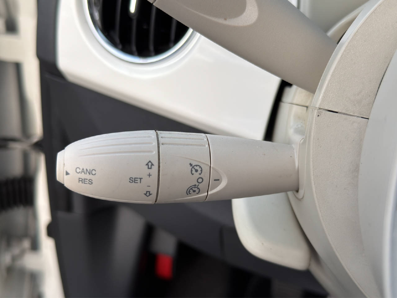 FIAT 500 0.9 T TwinAir Lounge-image-12