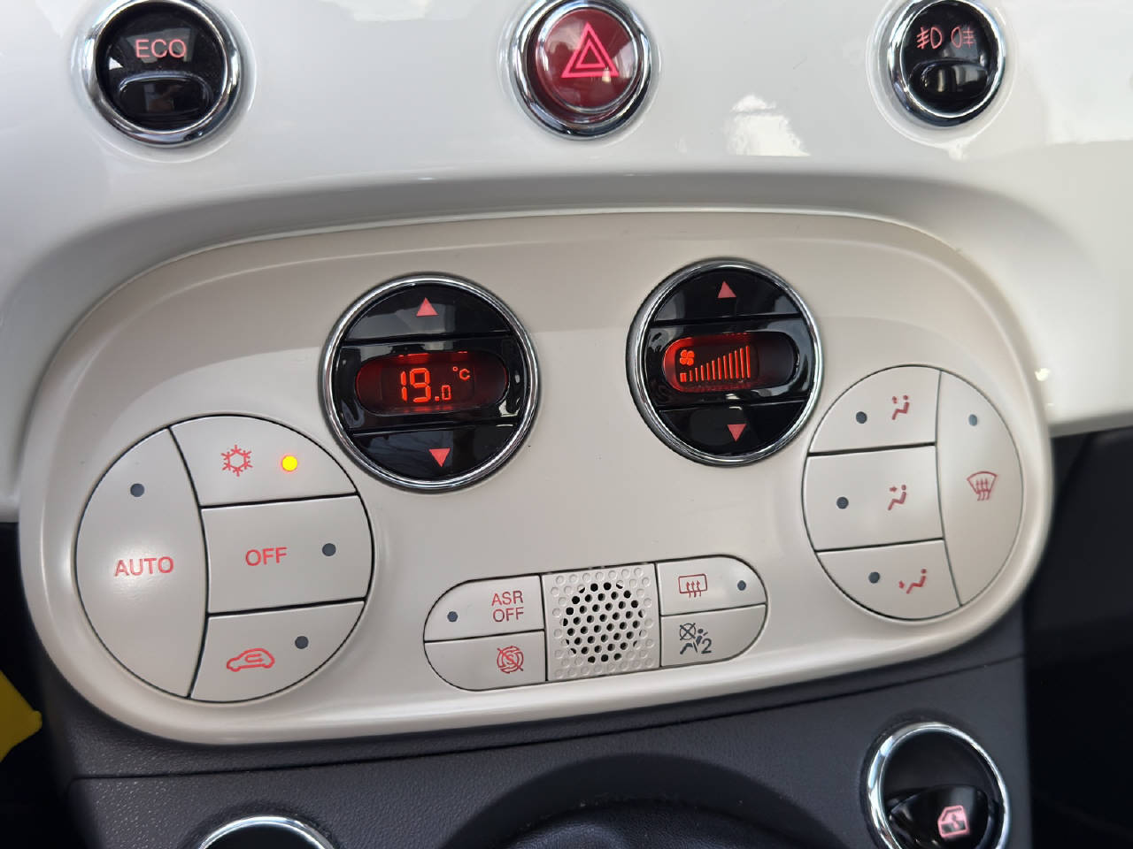 FIAT 500 0.9 T TwinAir Lounge-image-11