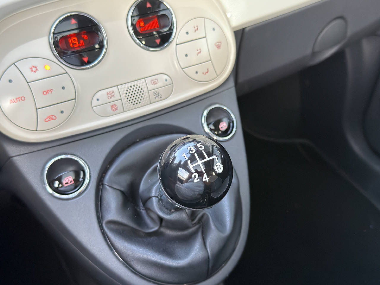 FIAT 500 0.9 T TwinAir Lounge-image-7