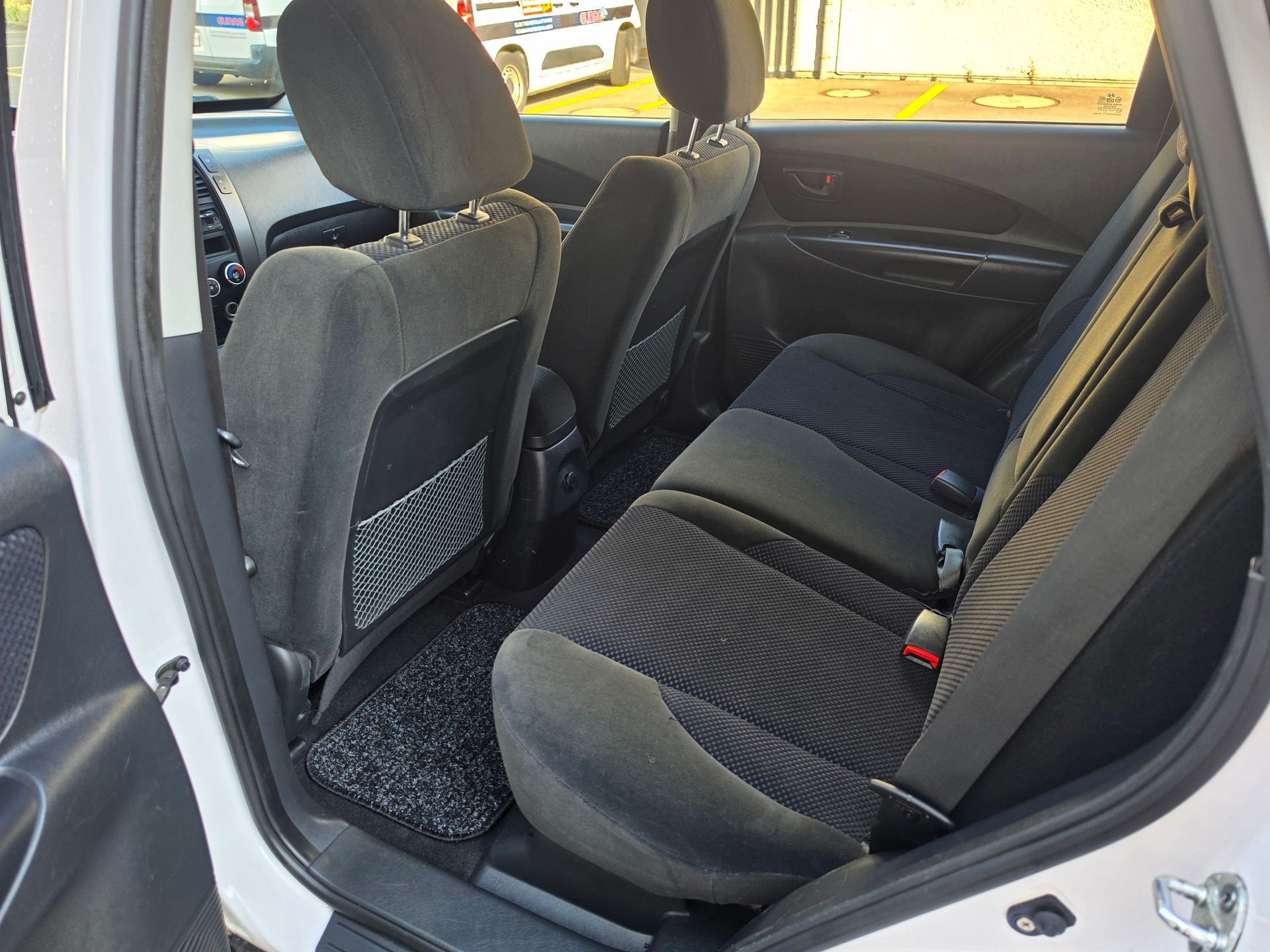 HYUNDAI TUCSON-image-13