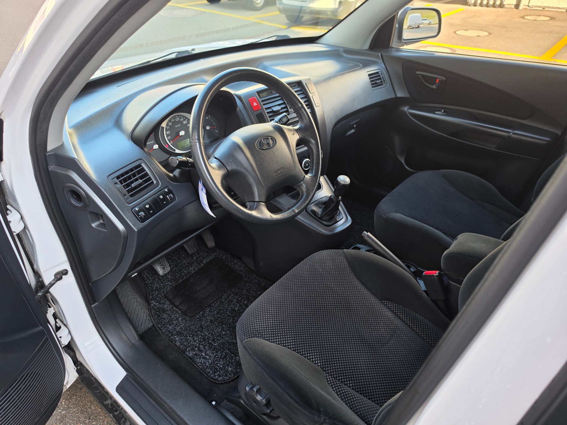 HYUNDAI TUCSON-image-8