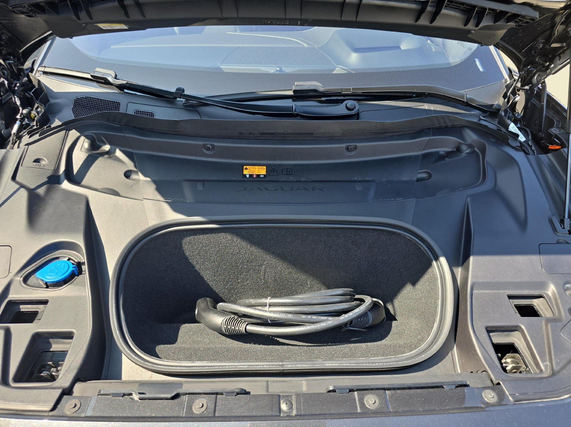 JAGUAR I-Pace EV400 R-Dynamic HSE AWD-image-18