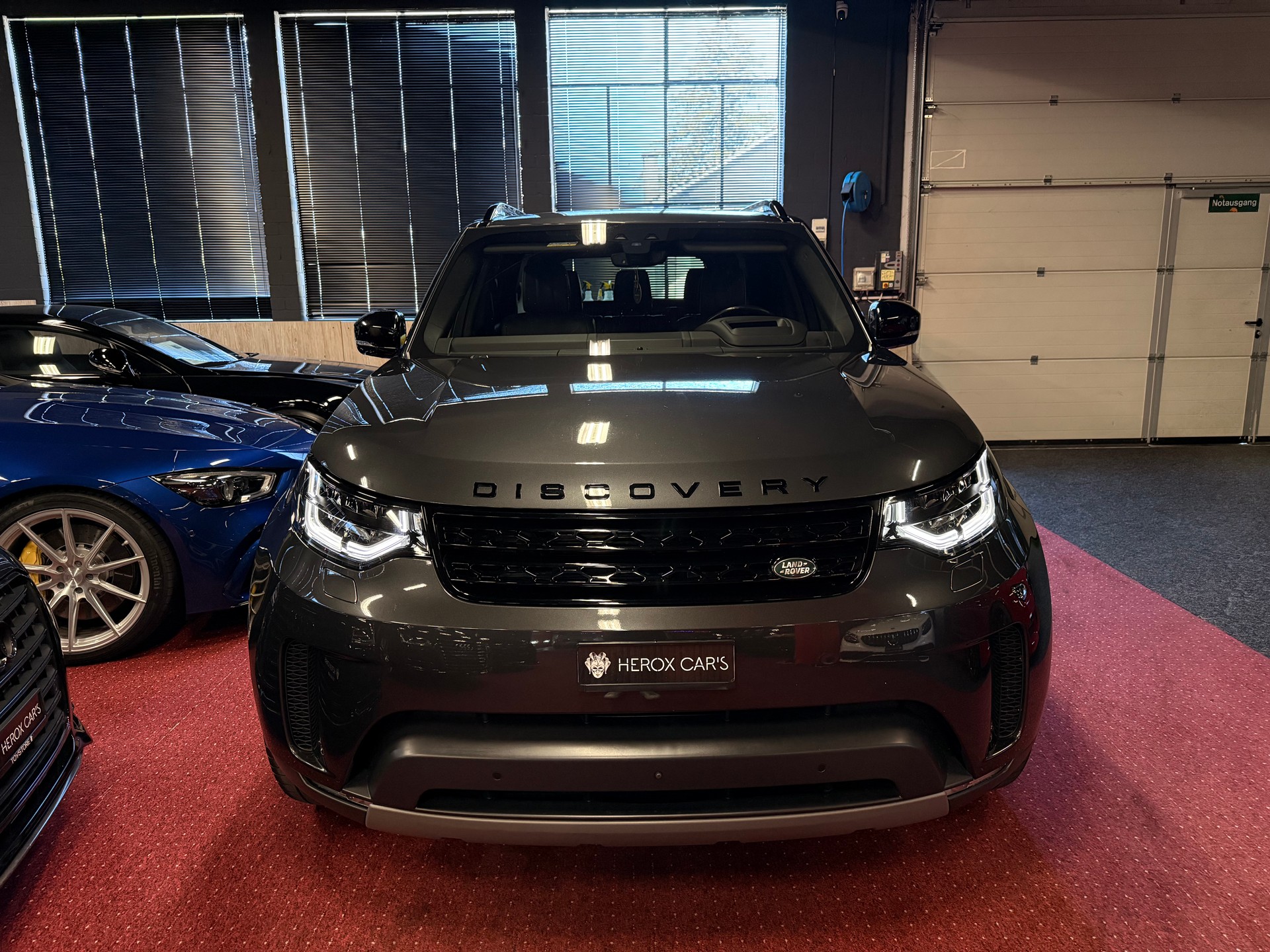 LAND ROVER Discovery 3.0 SDV6 HSE Luxury / ** Frisch ab Grossem Service inkl. Motor, Diff. & Getriebeöl / Zahnriemen + WP **-image-3