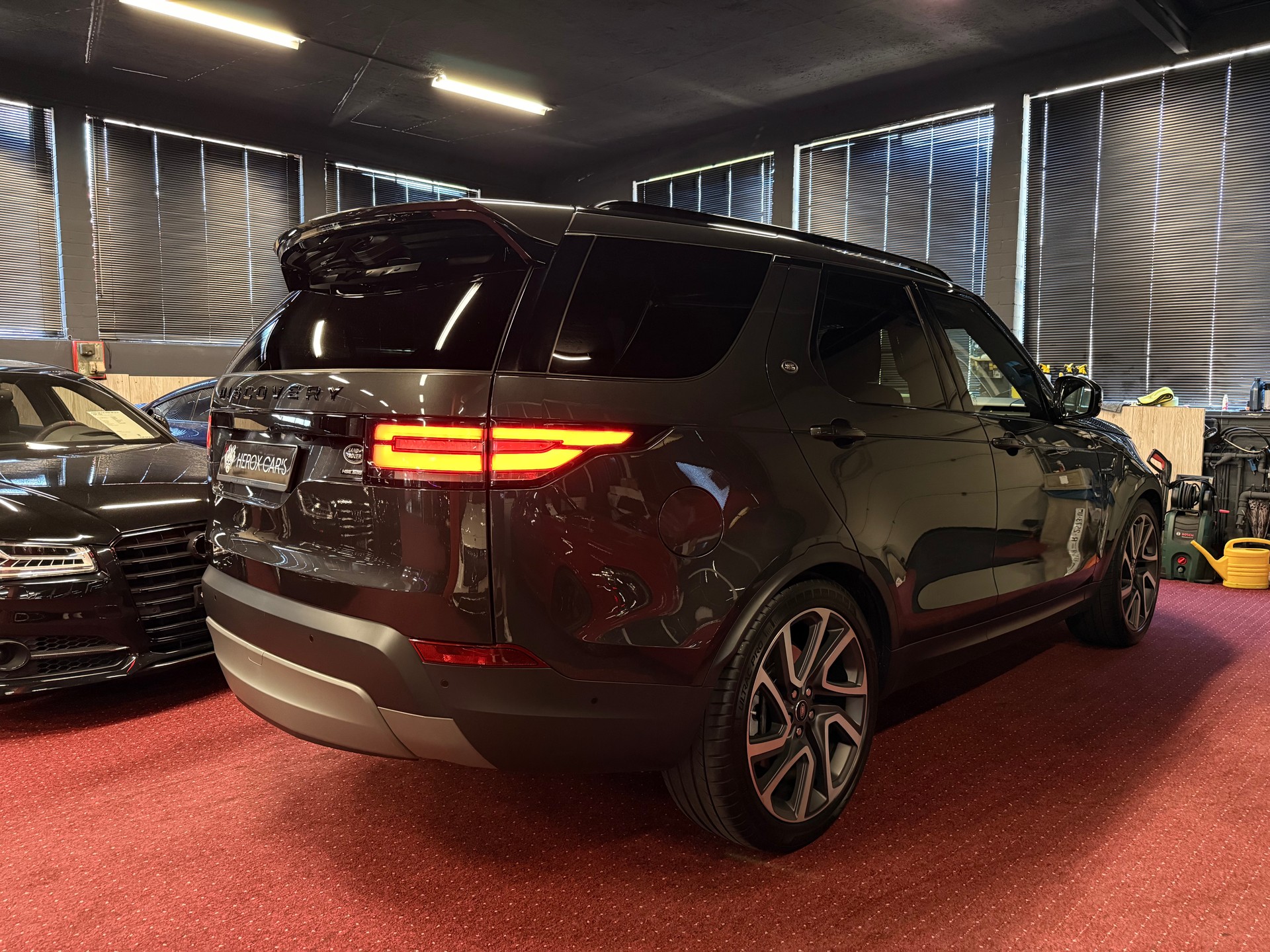 LAND ROVER Discovery 3.0 SDV6 HSE Luxury / ** Frisch ab Grossem Service inkl. Motor, Diff. & Getriebeöl / Zahnriemen + WP **-image-11