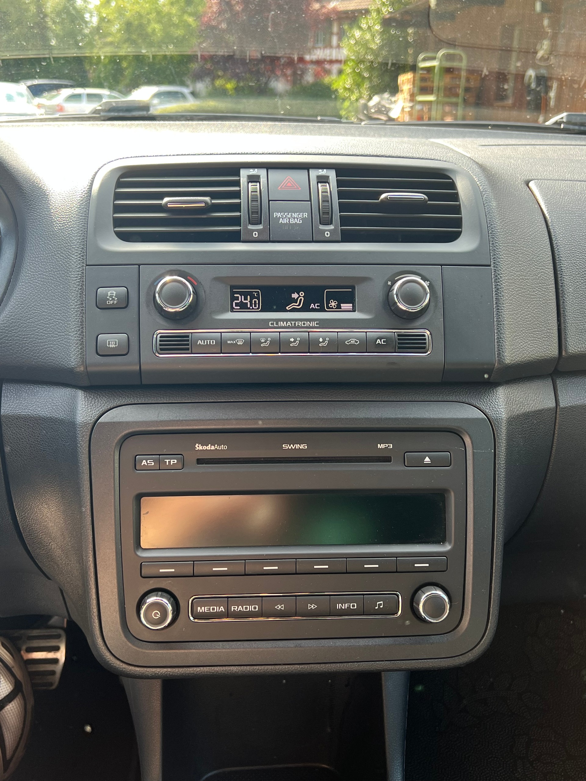 SKODA Fabia 1.4 TSI RS DSG-image-9