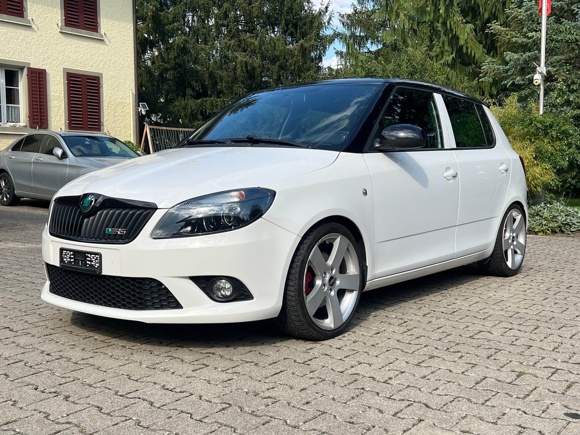 SKODA Fabia 1.4 TSI RS DSG-image-1