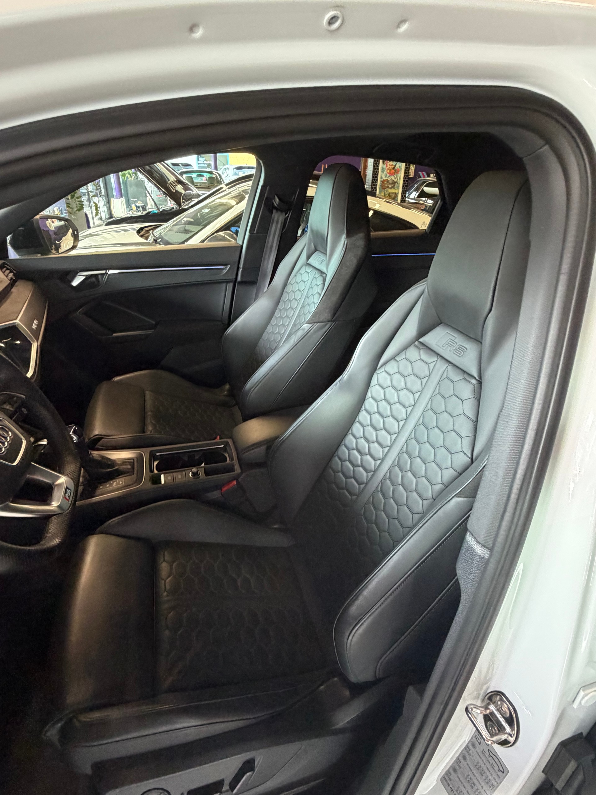 AUDI RS Q3 Sportback quattro S tronic-image-9