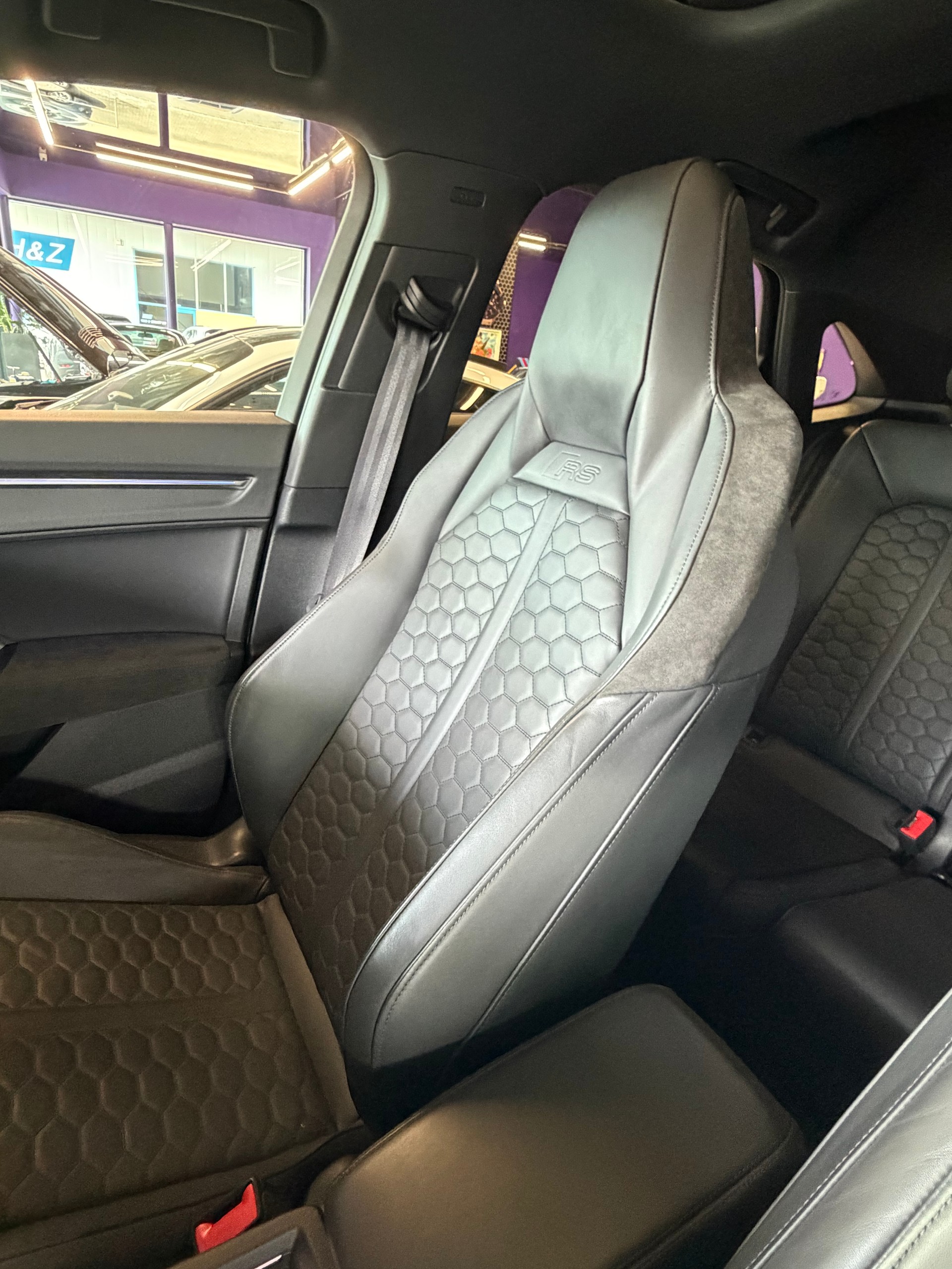 AUDI RS Q3 Sportback quattro S tronic-image-12