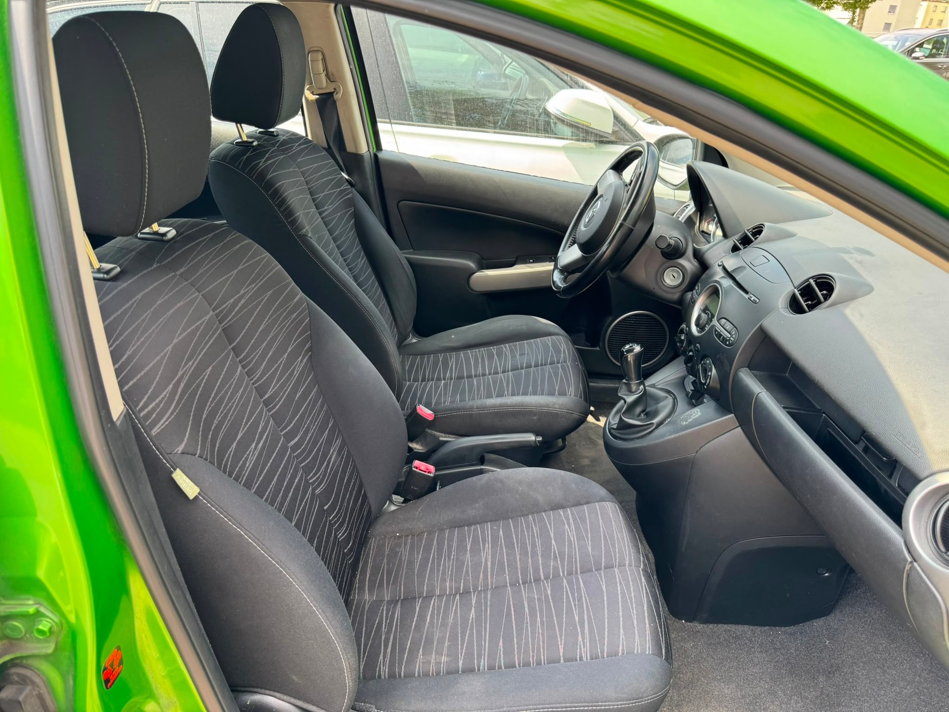 MAZDA 2 1.3i 16V Exclusive-image-5