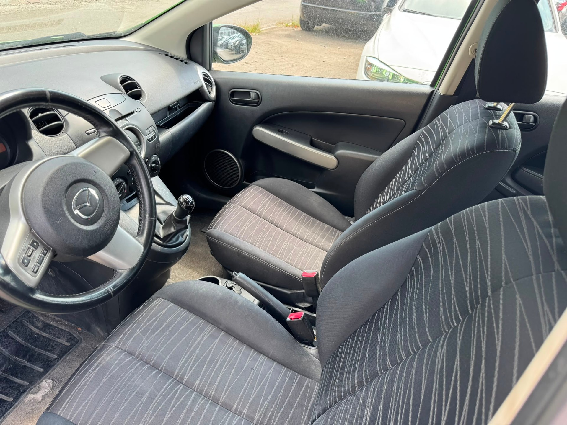 MAZDA 2 1.3i 16V Exclusive-image-10