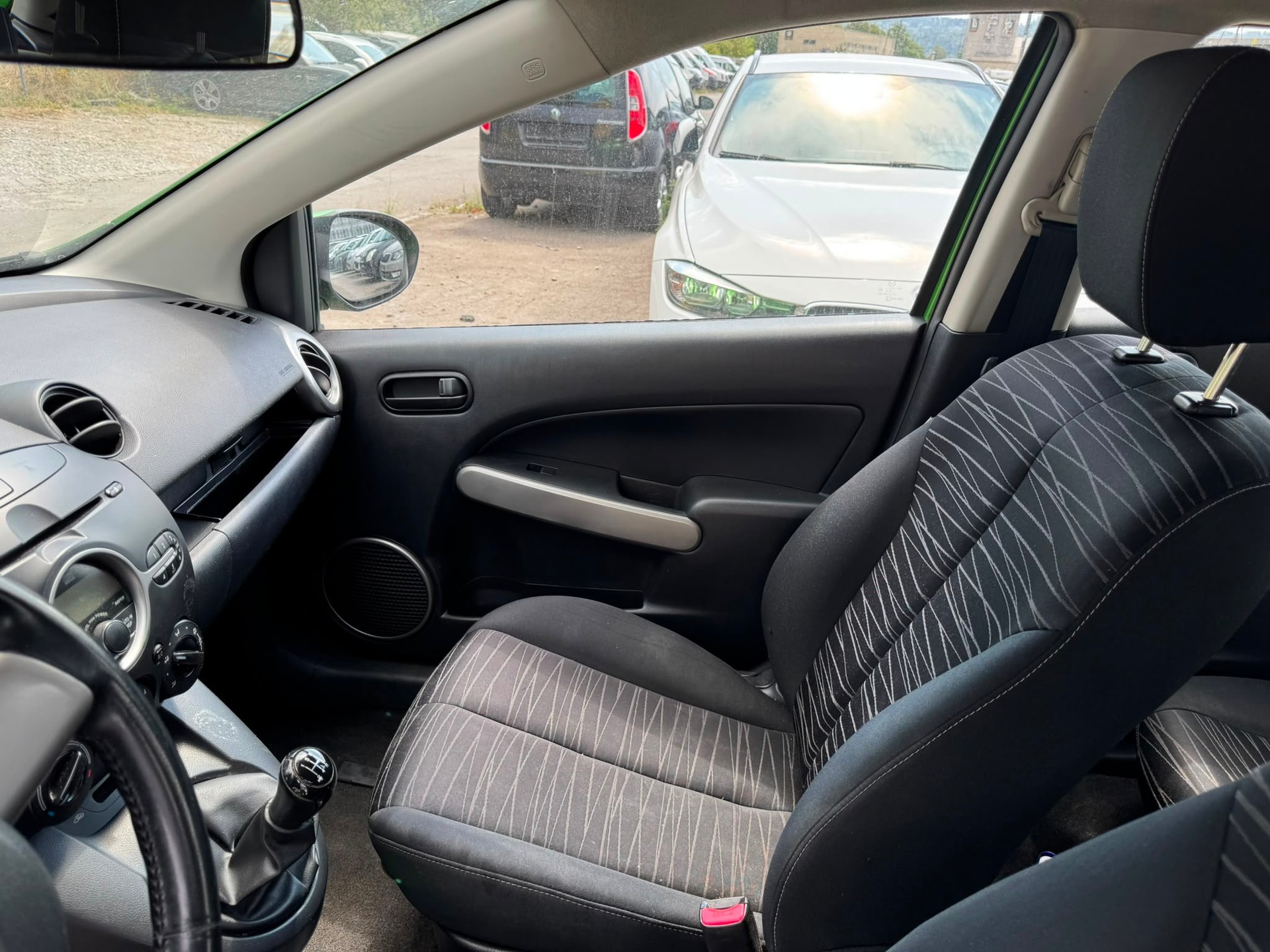 MAZDA 2 1.3i 16V Exclusive-image-8