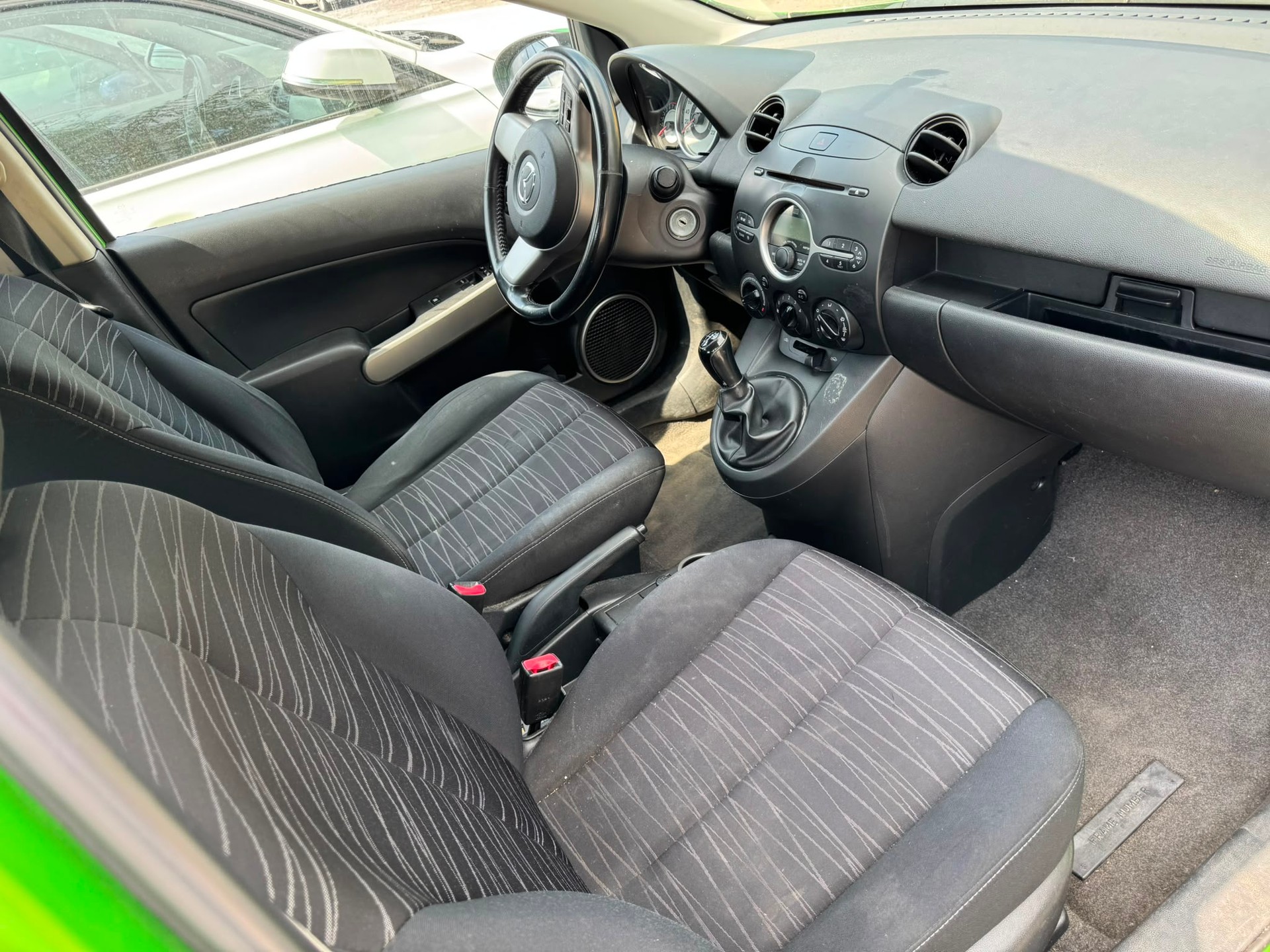MAZDA 2 1.3i 16V Exclusive-image-4