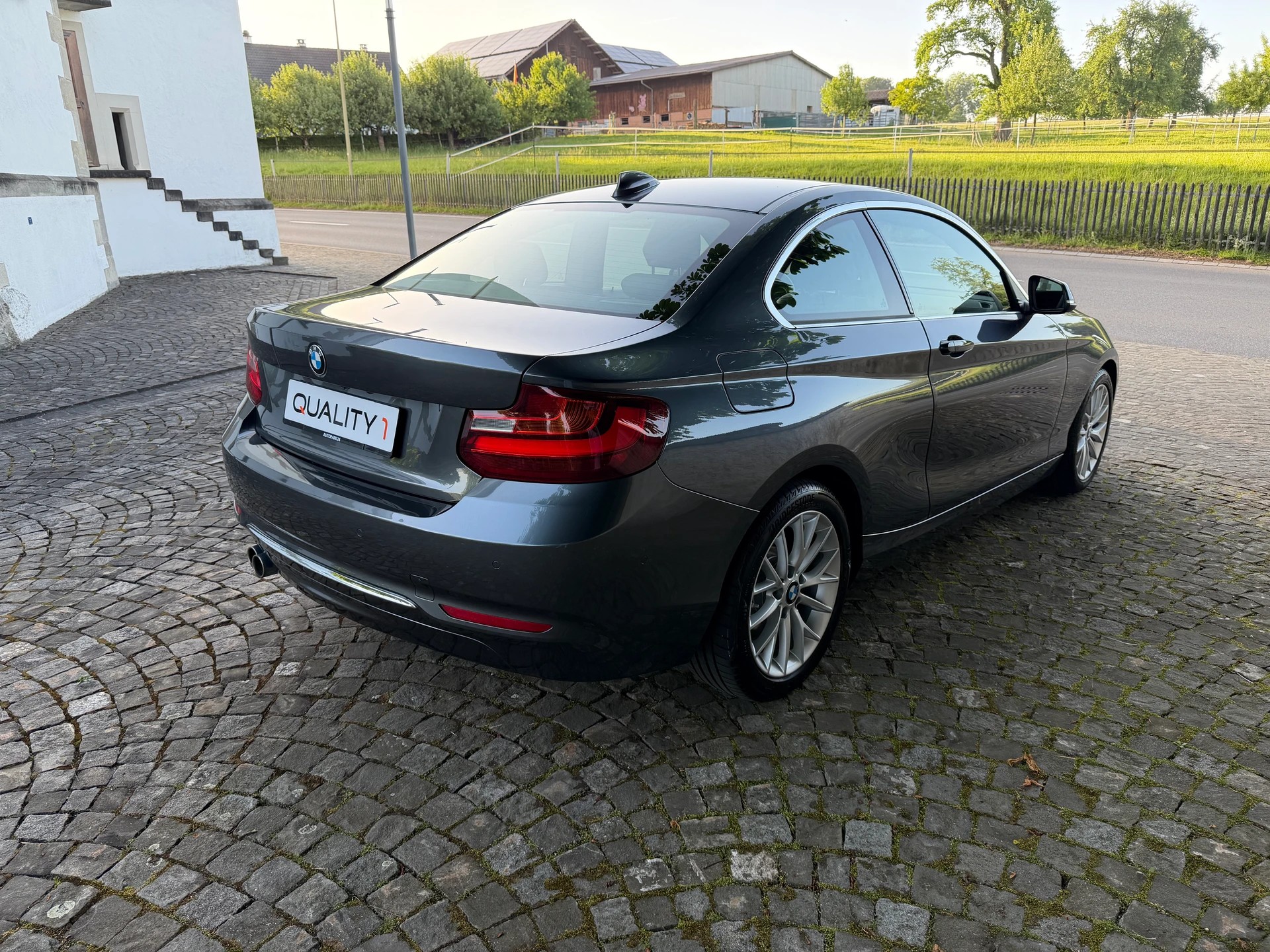 BMW 220d xDrive Luxury Line Steptronic / Frisch ab MFK / Service gepflegt / 36 Monate Garantie / 8 Fach / Leder / Navi / Xenon-image-4