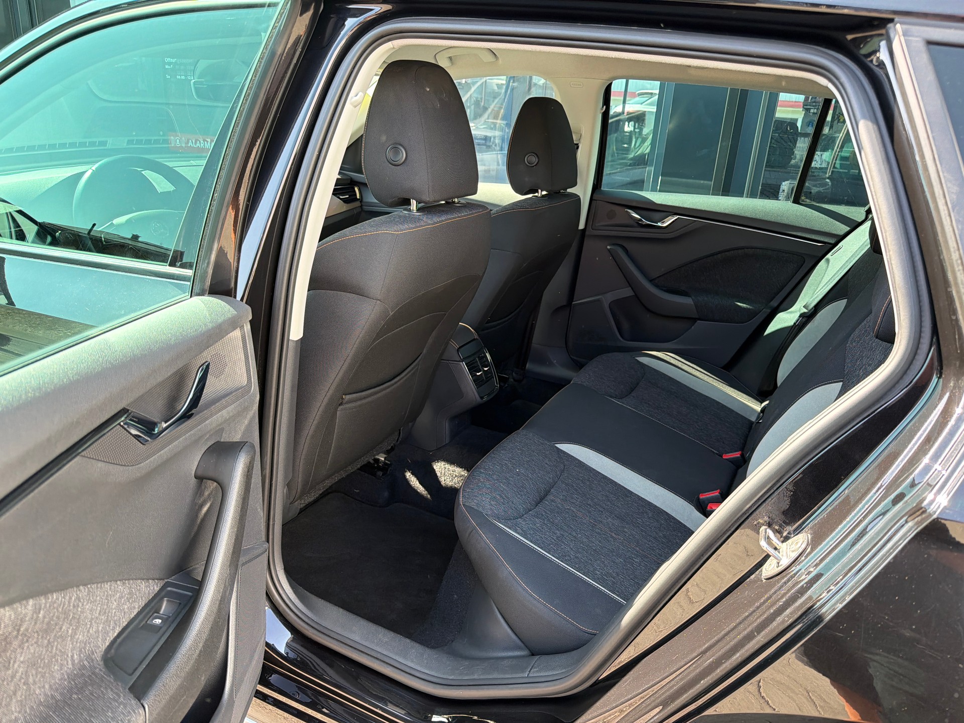 SKODA Kamiq 1.0 TSI Style DSG-image-6