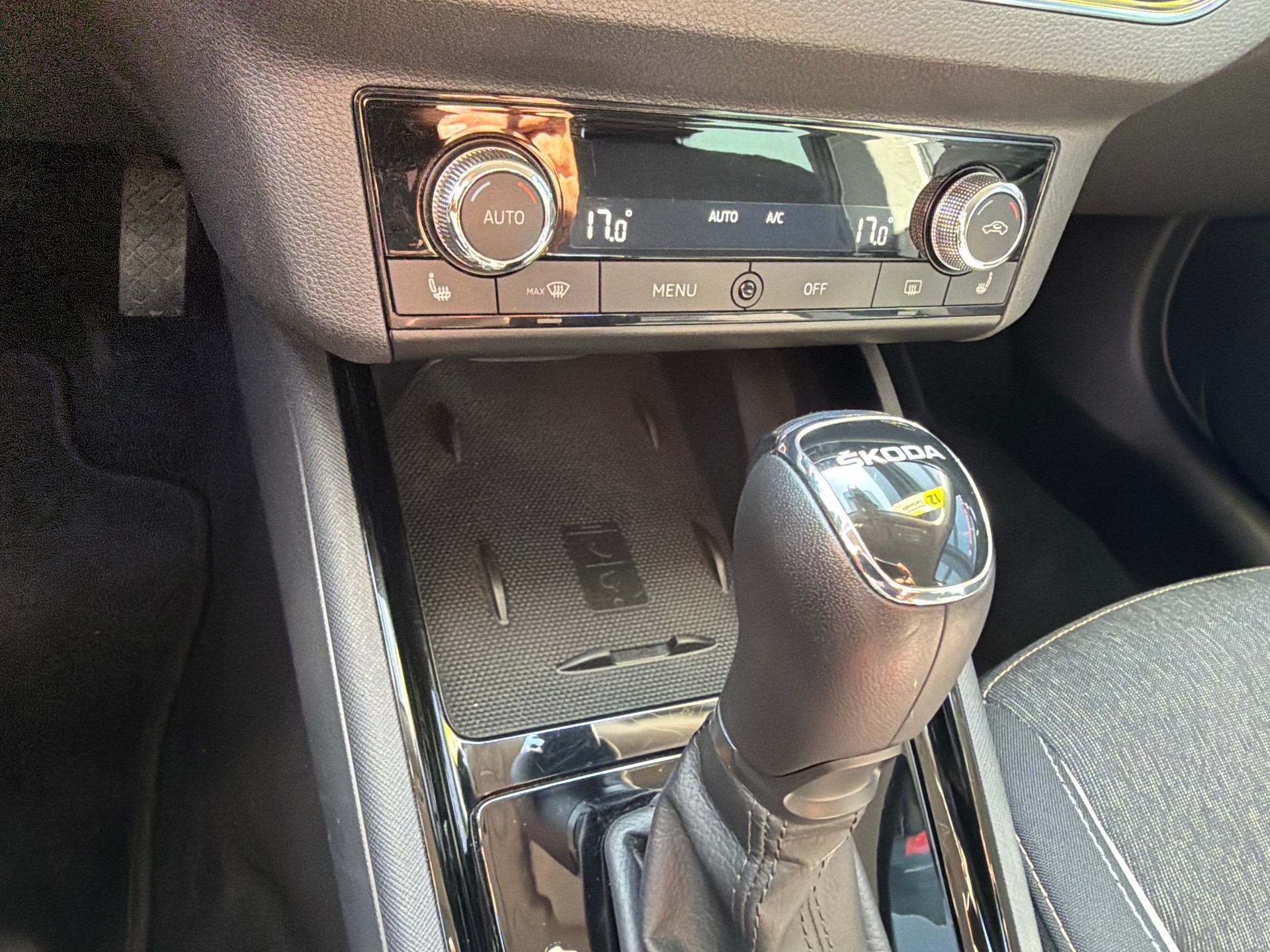 SKODA Kamiq 1.0 TSI Style DSG-image-14