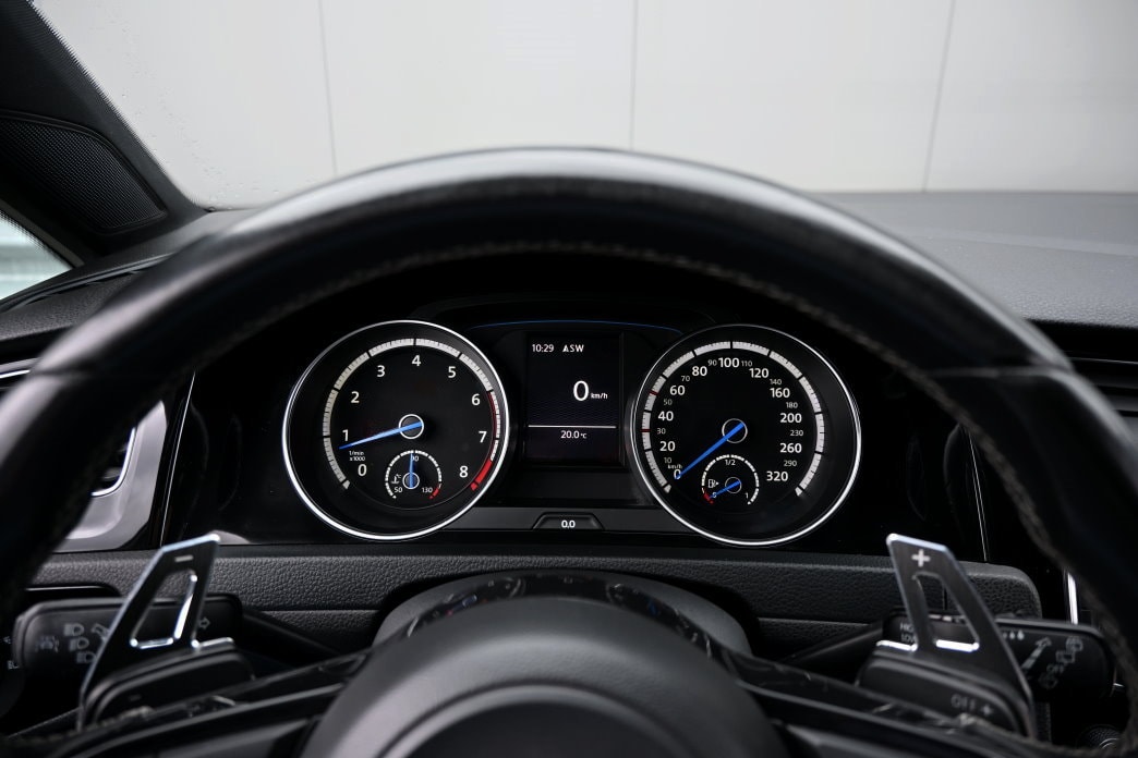 VW Golf 2.0 TSI R 4Motion DSG-image-10