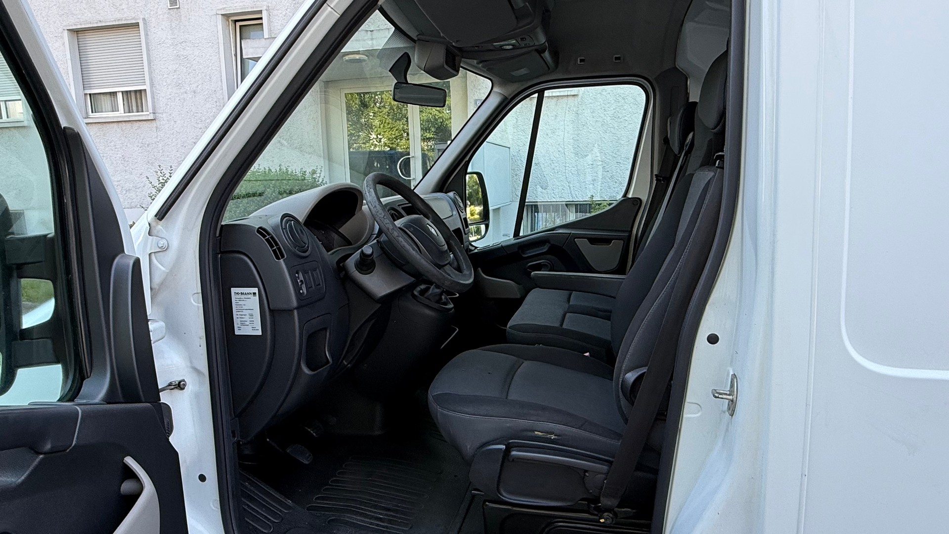 RENAULT Master T35 2.3dCi L3H2-image-12