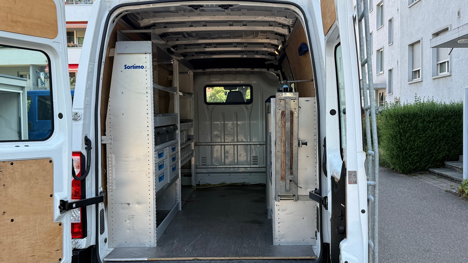 RENAULT Master T35 2.3dCi L3H2-image-9