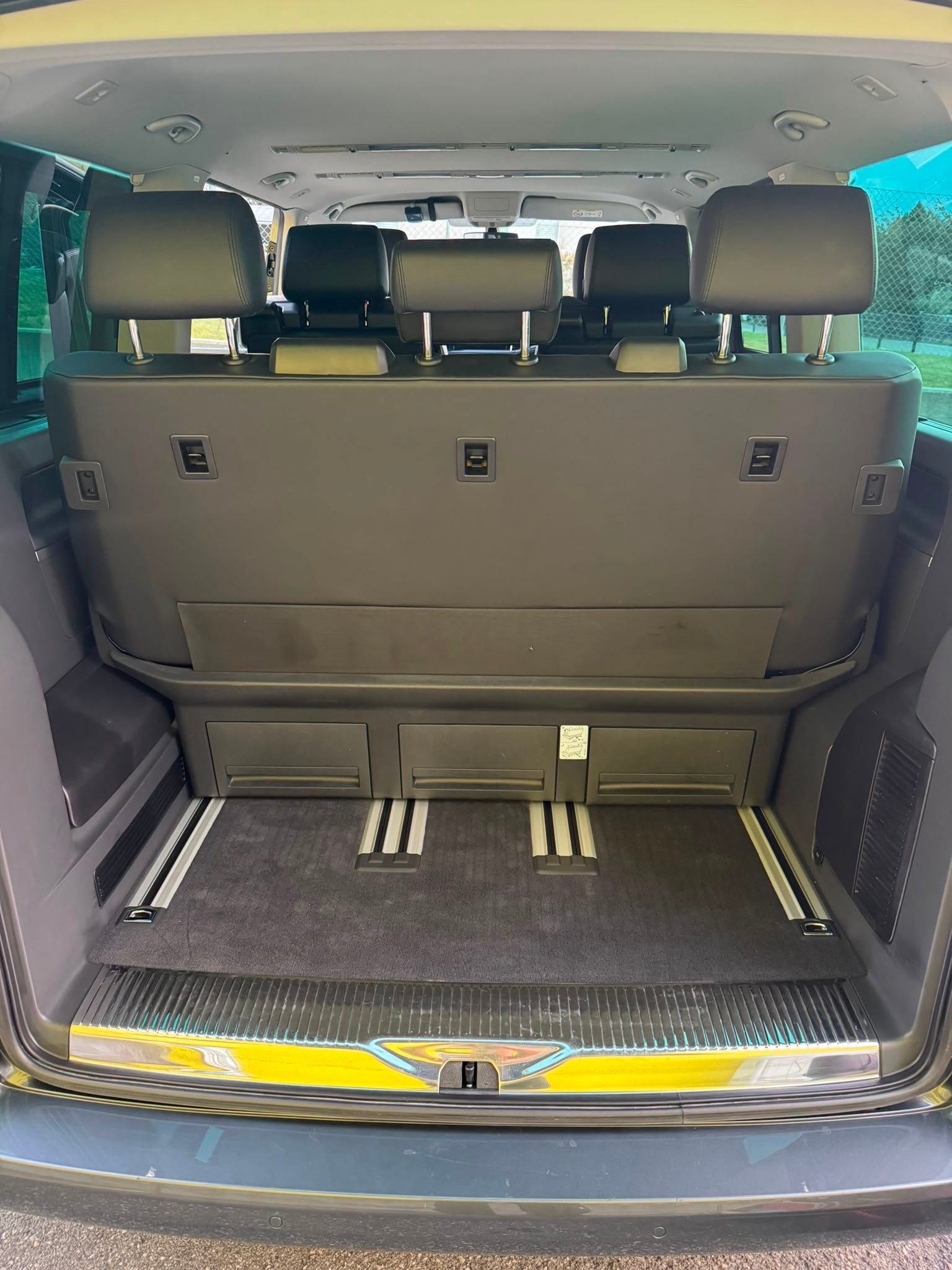 VW T6.1 Multivan 2.0 Bi-TDI Highline 4Motion DSG-image-19