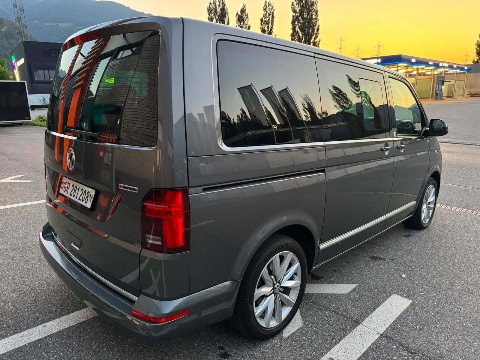 VW T6.1 Multivan 2.0 Bi-TDI Highline 4Motion DSG-image-4