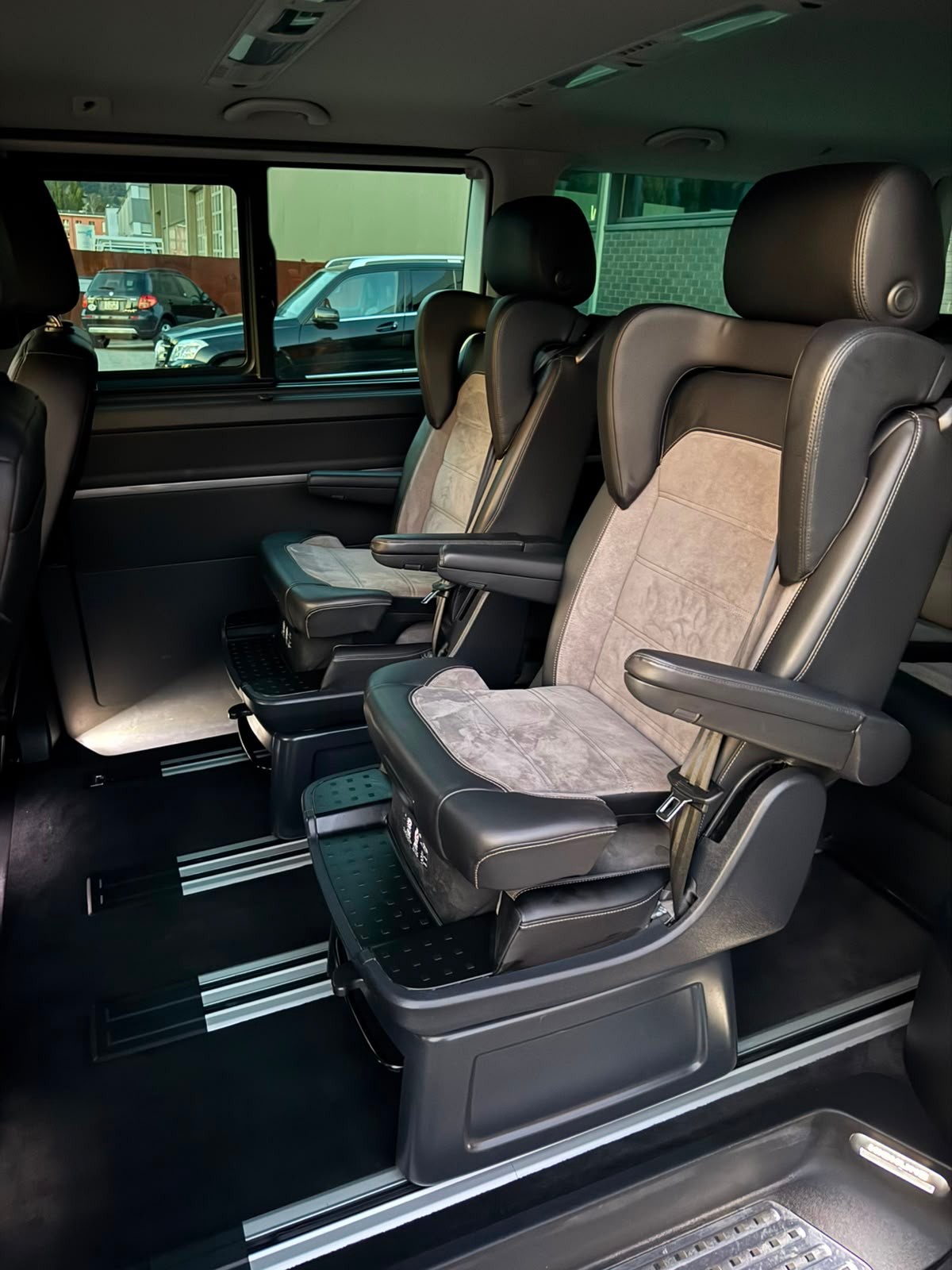 VW T6.1 Multivan 2.0 Bi-TDI Highline 4Motion DSG-image-10