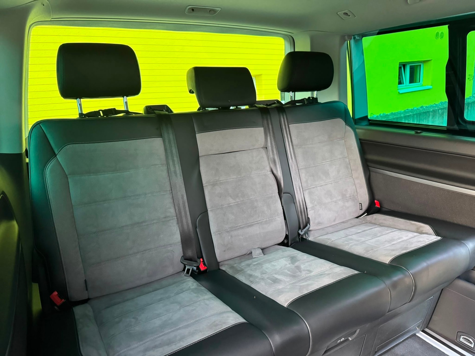 VW T6.1 Multivan 2.0 Bi-TDI Highline 4Motion DSG-image-16