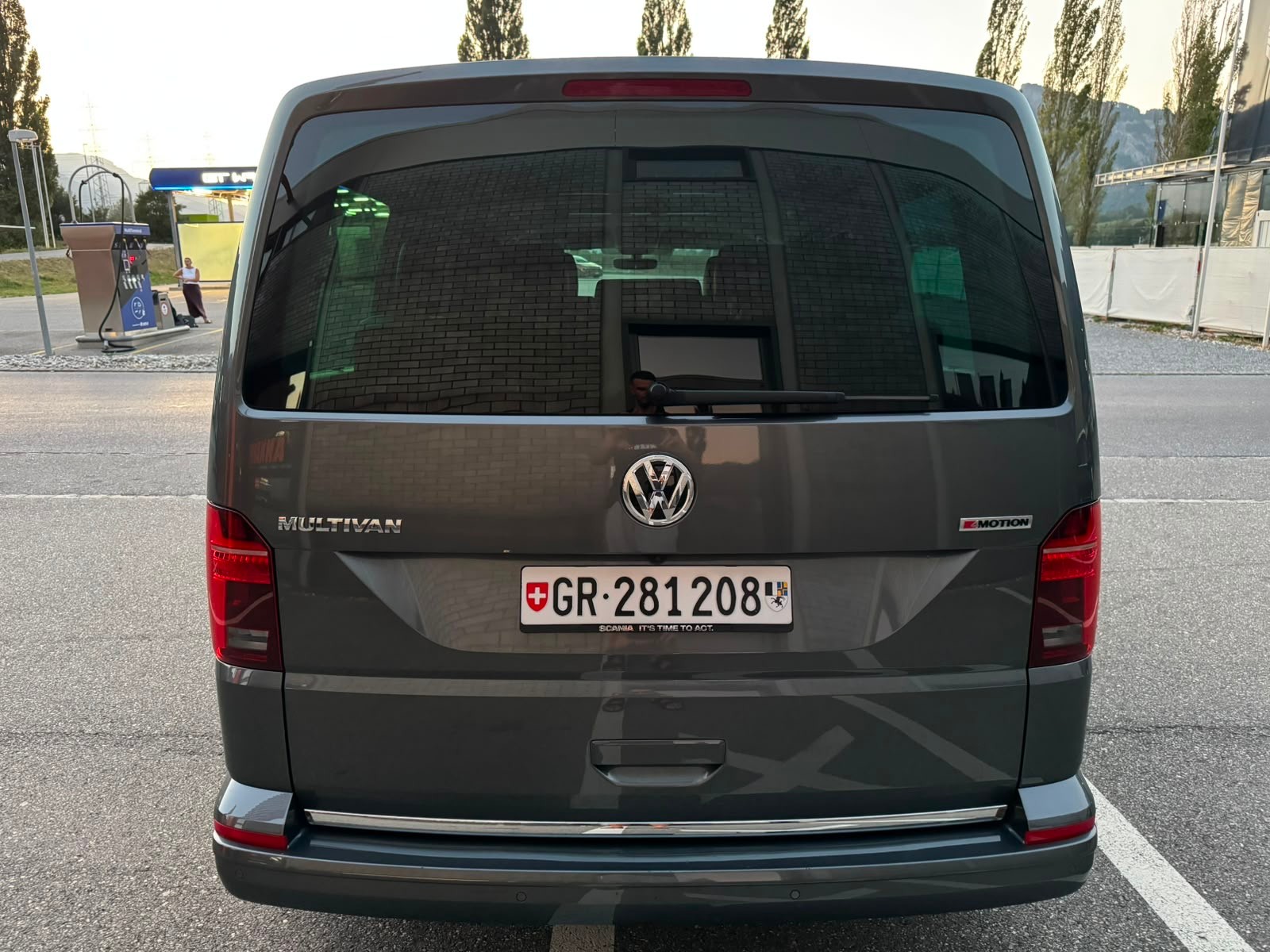 VW T6.1 Multivan 2.0 Bi-TDI Highline 4Motion DSG-image-5