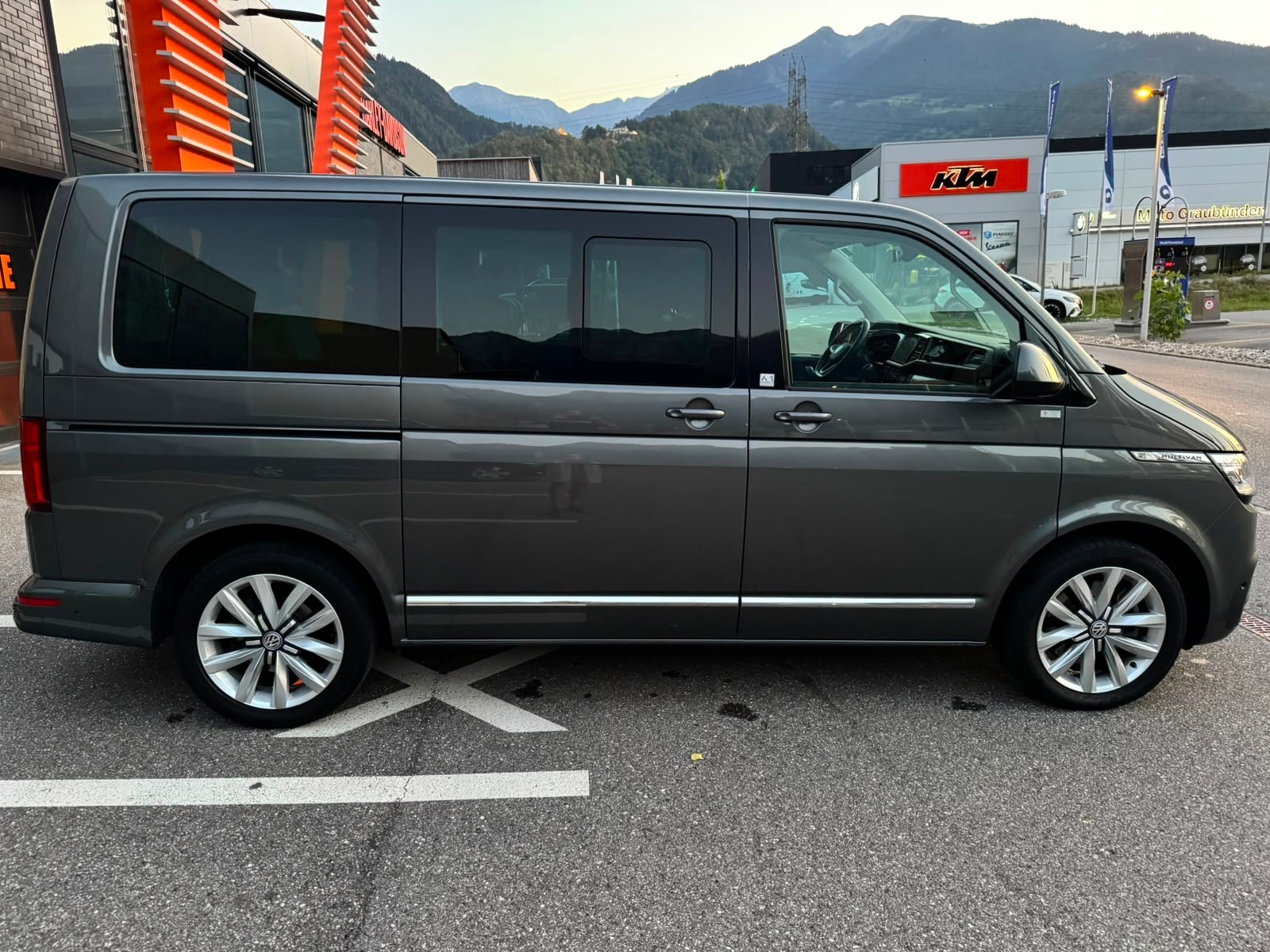 VW T6.1 Multivan 2.0 Bi-TDI Highline 4Motion DSG-image-8