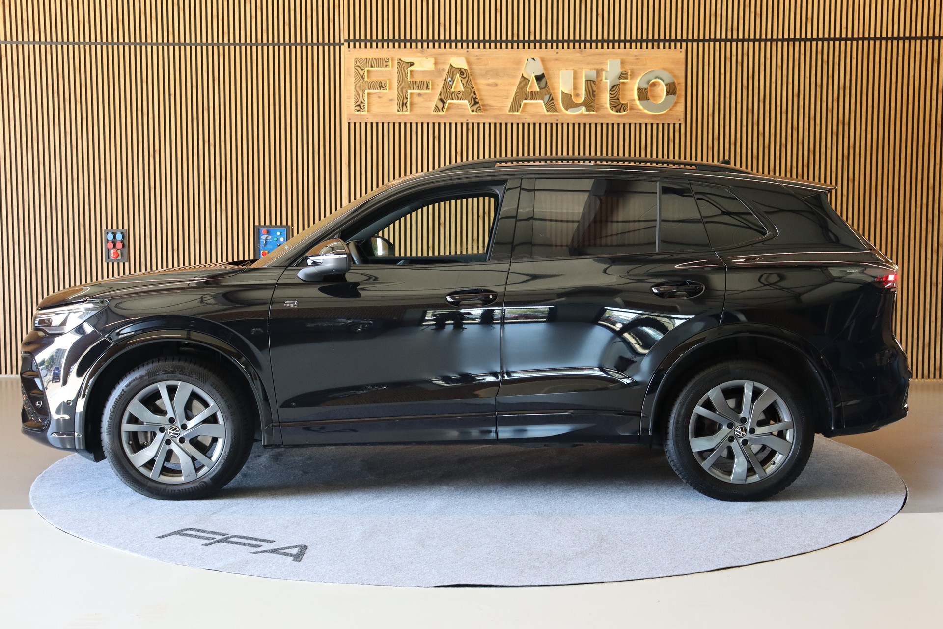 VW Tiguan 2.0 TDI SCR R-Line DSG 4motion-image-10