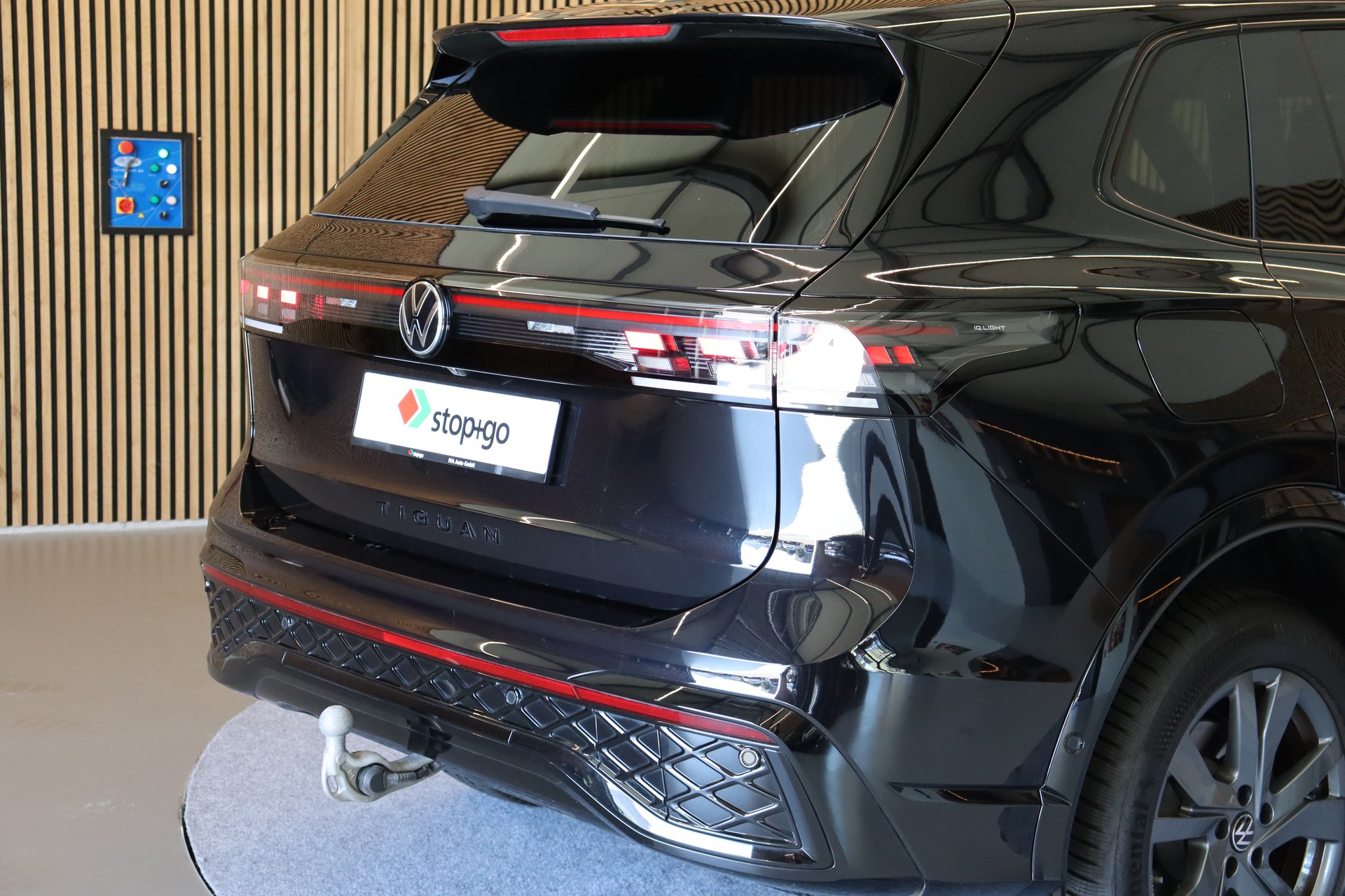 VW Tiguan 2.0 TDI SCR R-Line DSG 4motion-image-6
