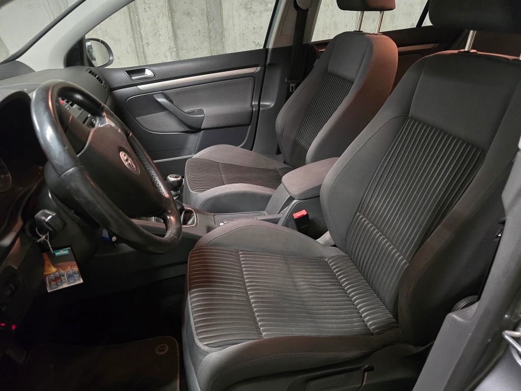 VW Golf 2.0 TDI Sportline 4Motion-image-8