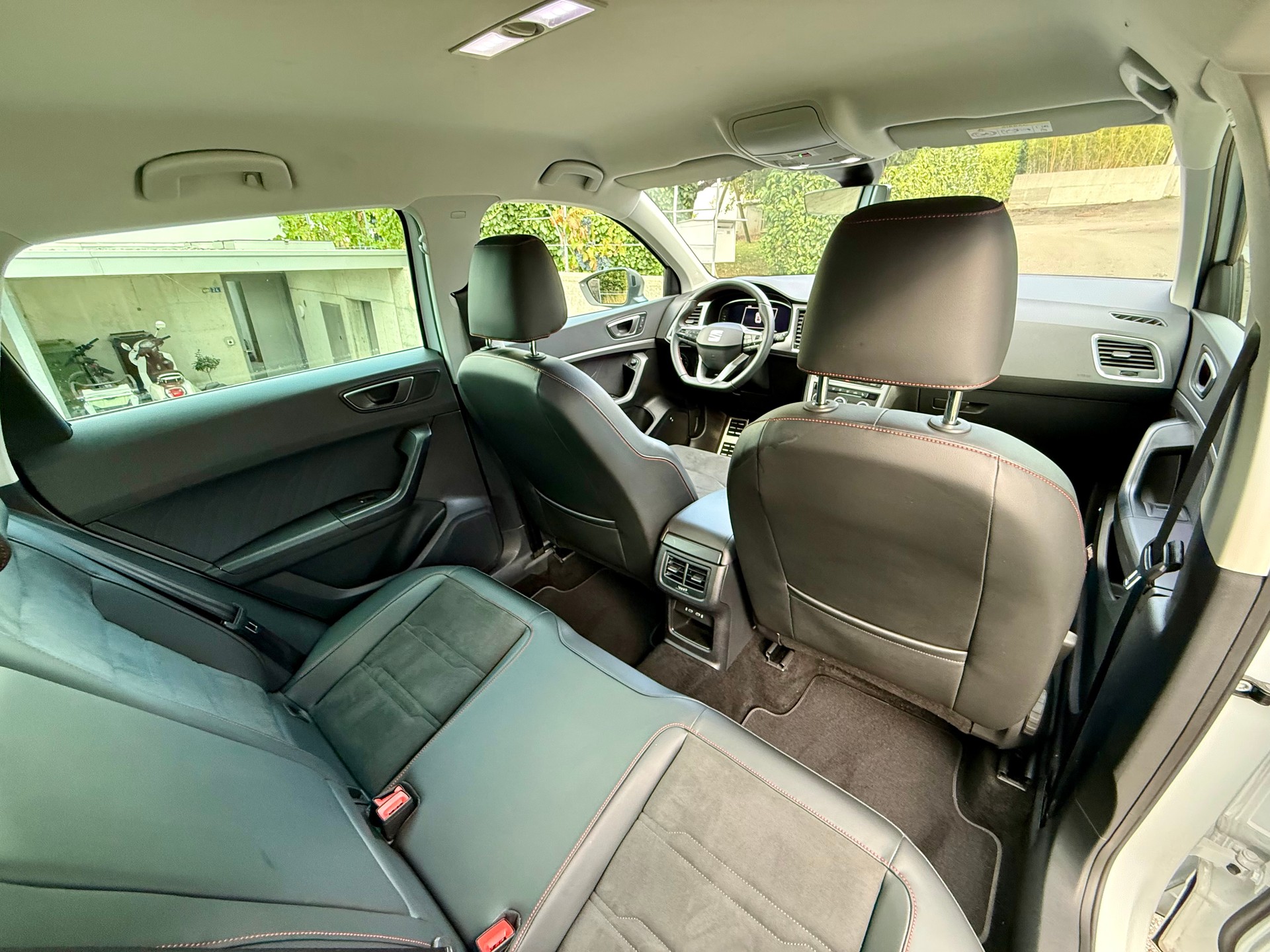 SEAT 2.0 TSI Hola FR 4Drive DSG-image-8