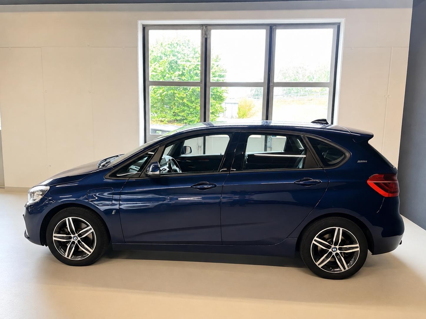 BMW 225xe iPerformance Active Tourer Steptronic-image-10