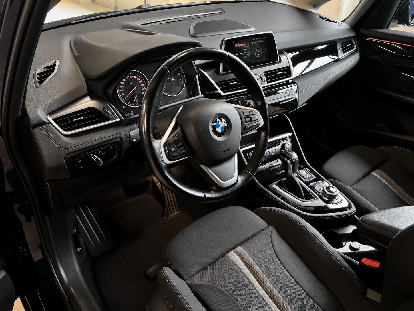 BMW 225xe iPerformance Active Tourer Steptronic-image-12