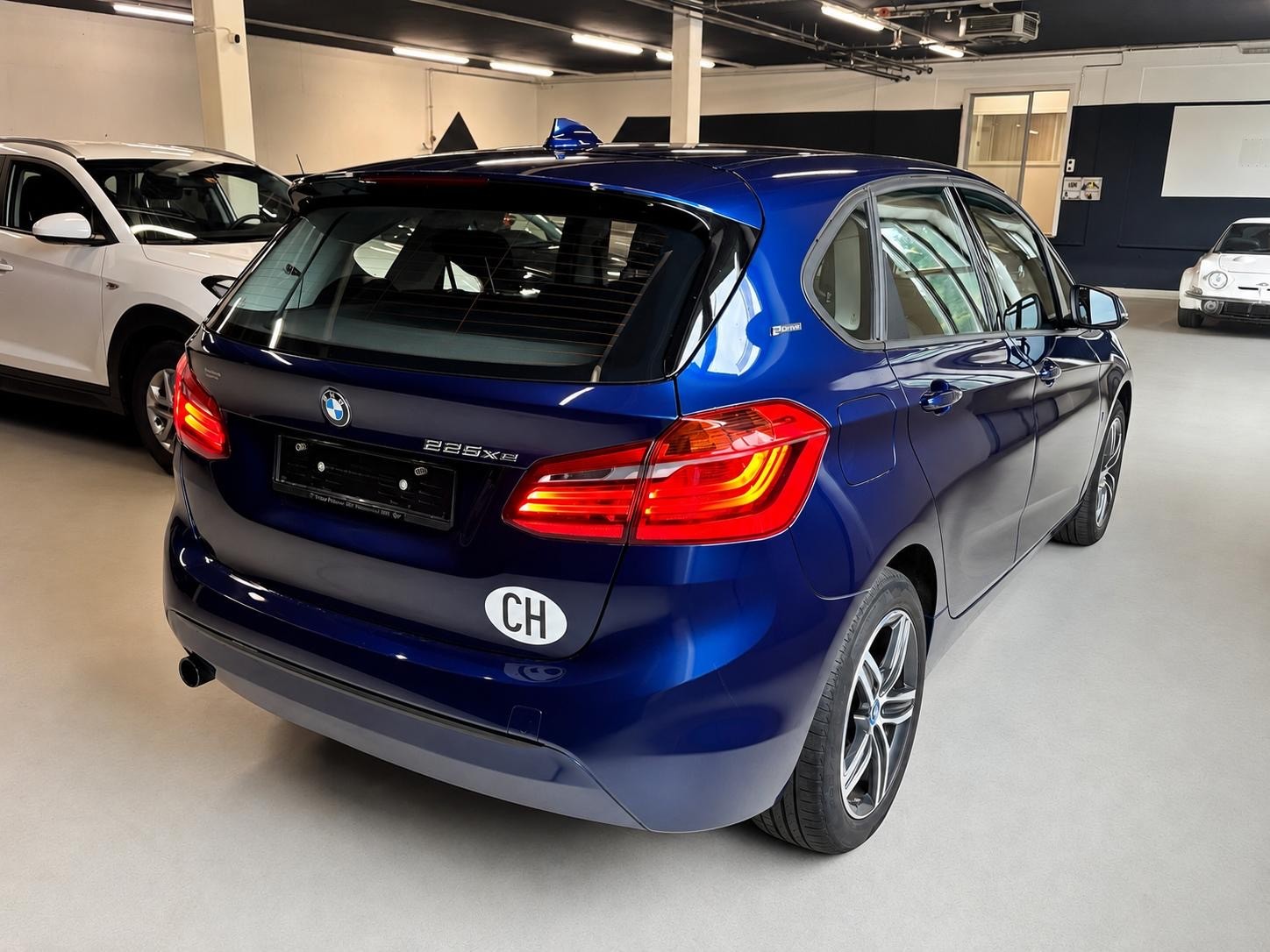 BMW 225xe iPerformance Active Tourer Steptronic-image-7